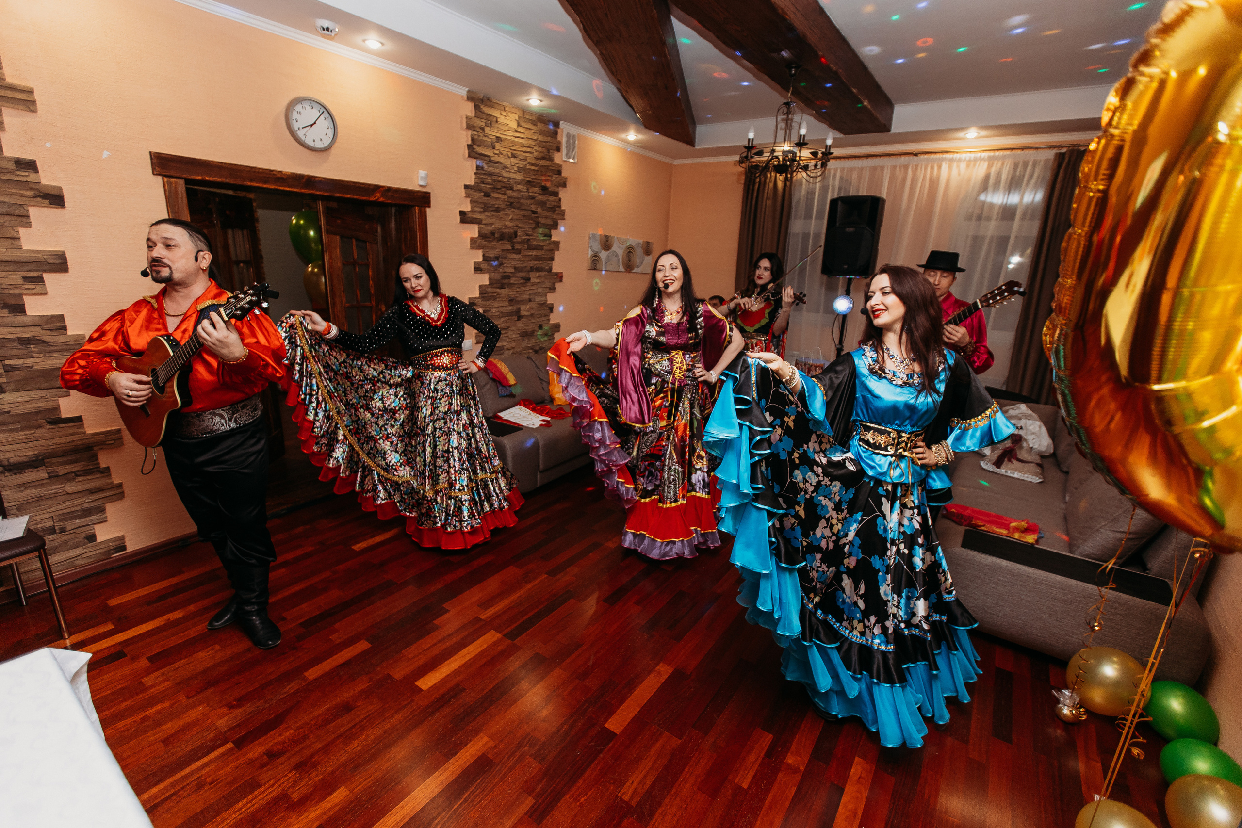 Банкет. Семейный фотограф Тюмень, фотограф на роды Салмина Мария