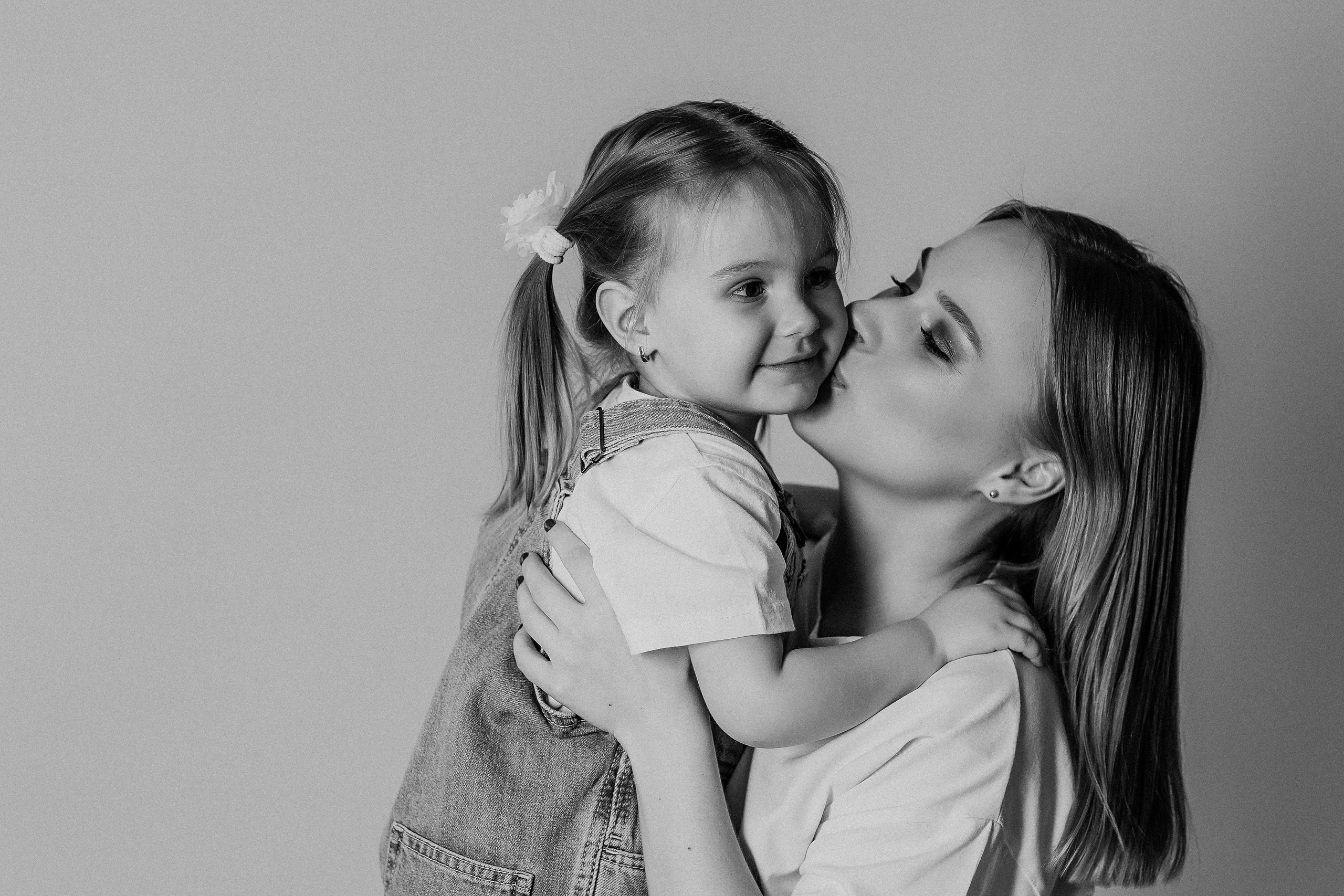 На фотофонах. Семейный фотограф Тюмень, фотограф на роды Салмина Мария