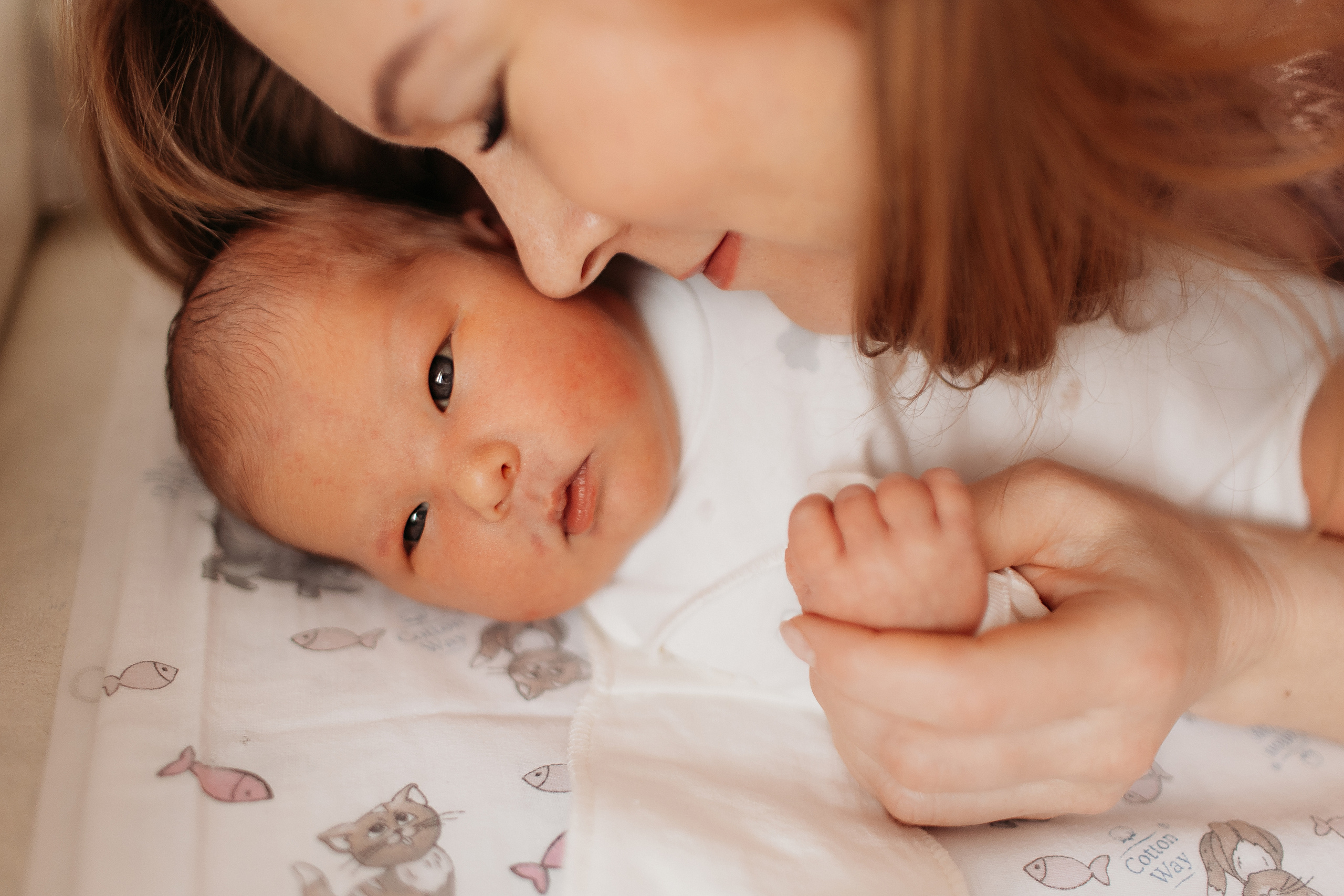 Выписка с палатой. Семейный фотограф Тюмень, фотограф на роды Салмина Мария