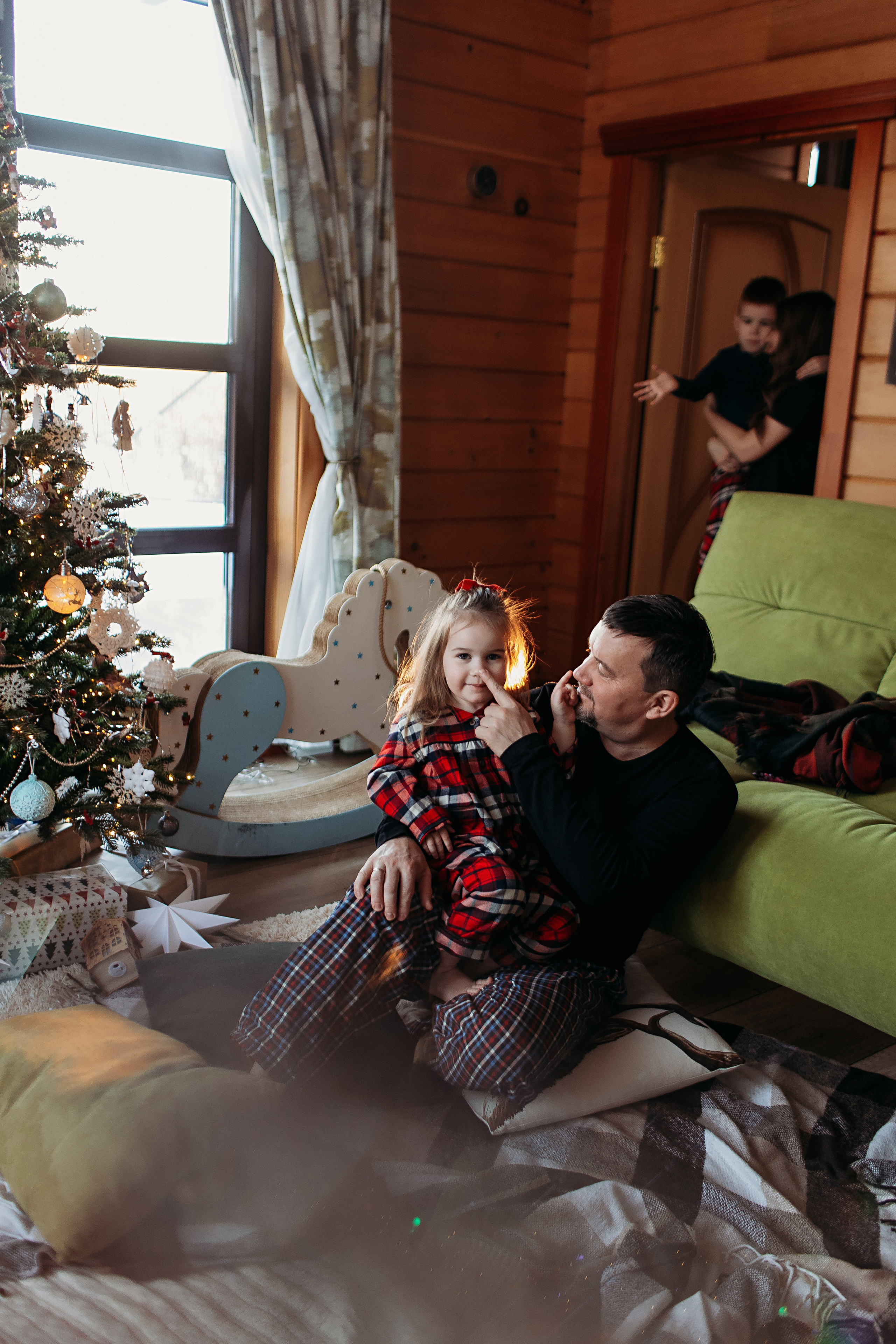 Тёплый новый год. Семейный фотограф Тюмень, фотограф на роды Салмина Мария