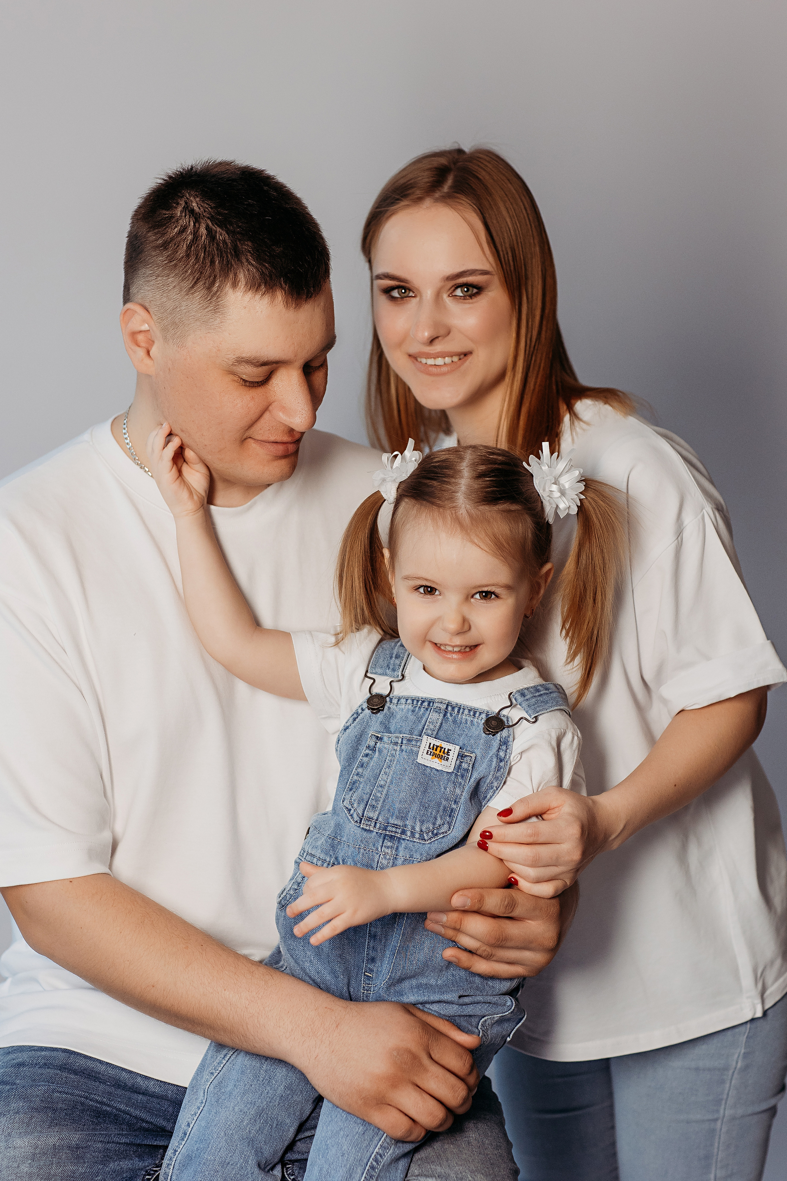 На фотофонах. Семейный фотограф Тюмень, фотограф на роды Салмина Мария