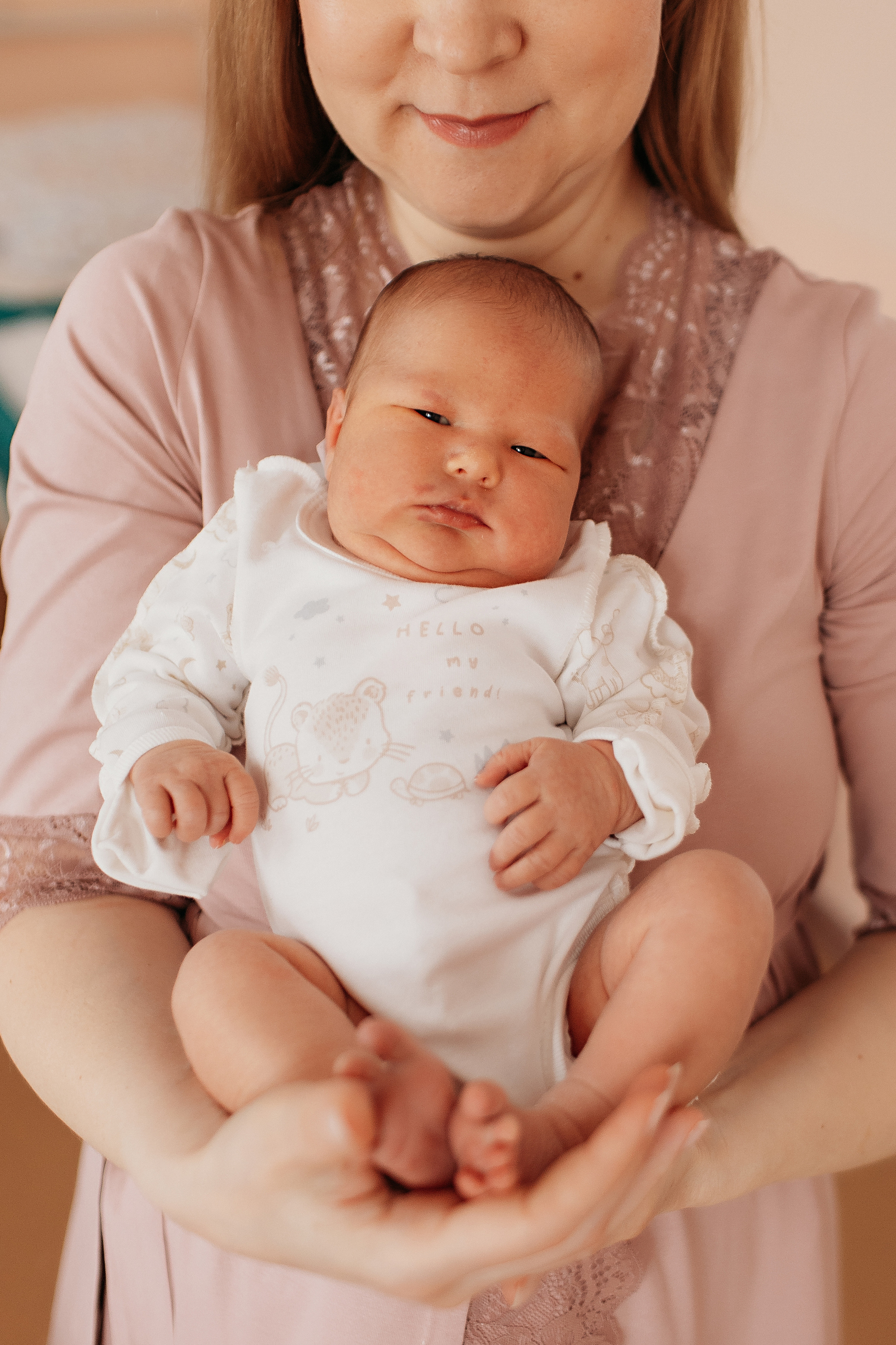 Выписка с палатой. Семейный фотограф Тюмень, фотограф на роды Салмина Мария