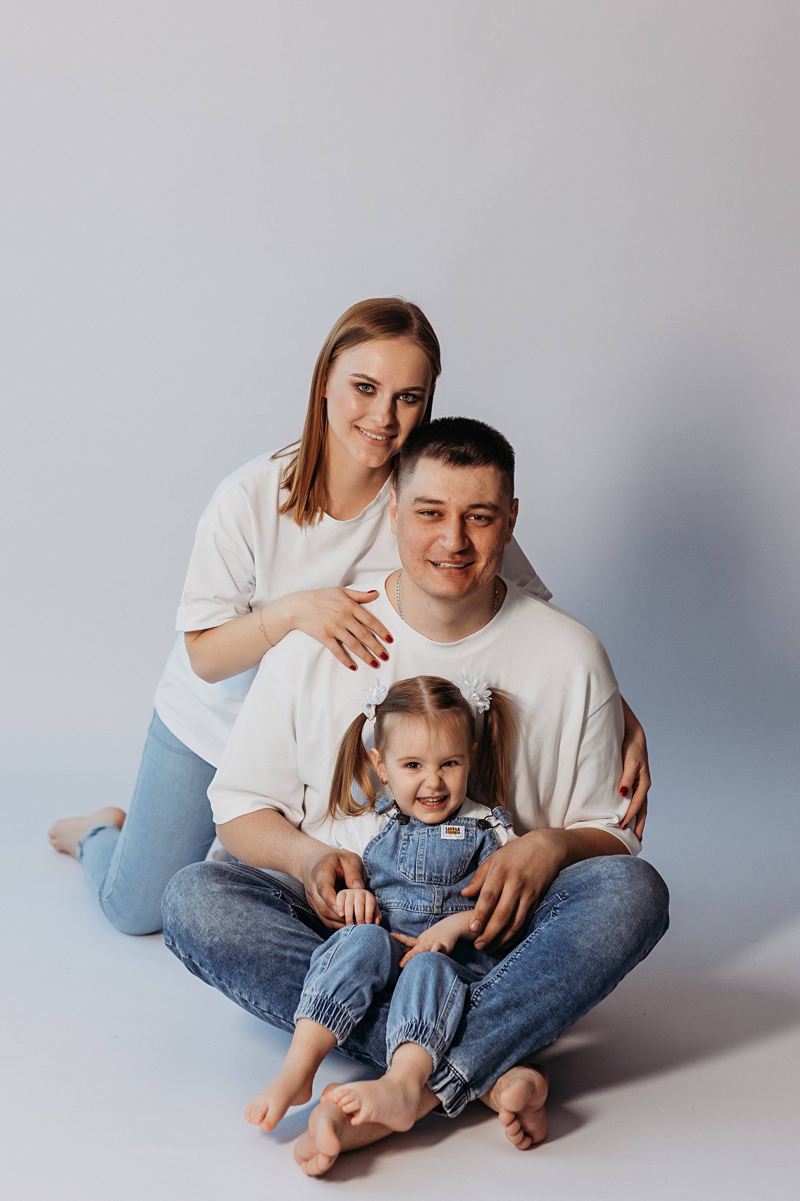 На фотофонах. Семейный фотограф Тюмень, фотограф на роды Салмина Мария