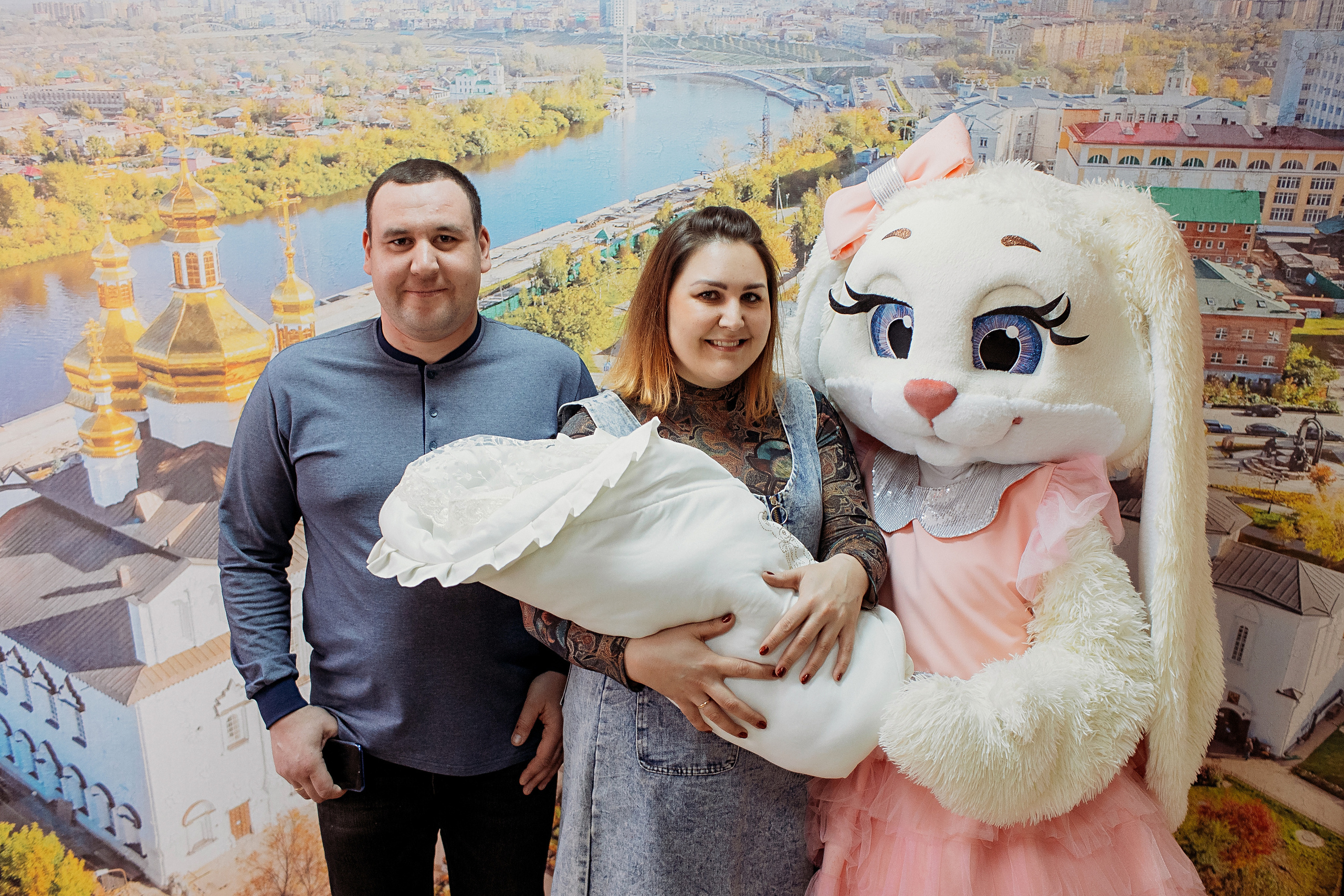 Выписка с палатой. Семейный фотограф Тюмень, фотограф на роды Салмина Мария