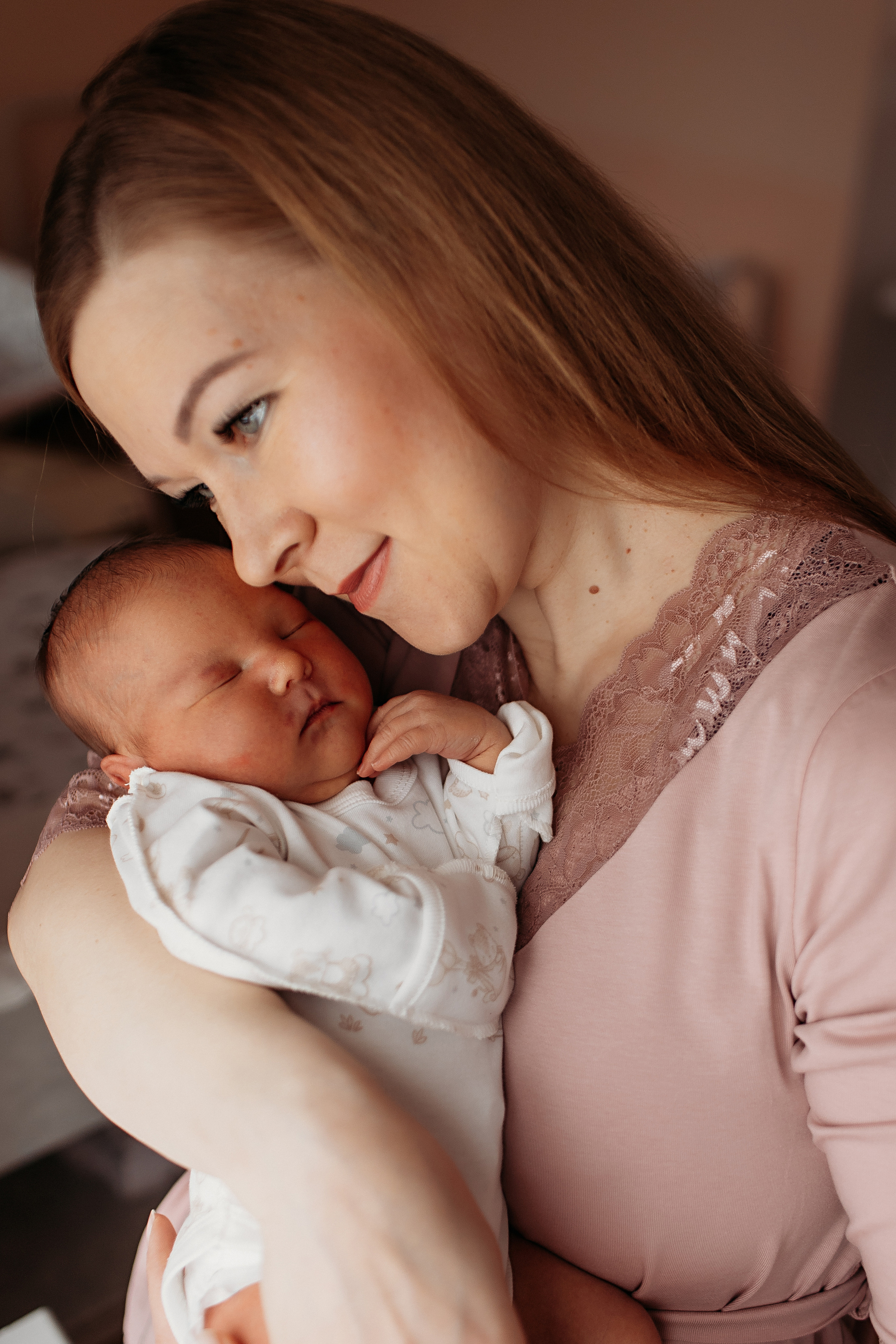 Выписка с палатой. Семейный фотограф Тюмень, фотограф на роды Салмина Мария