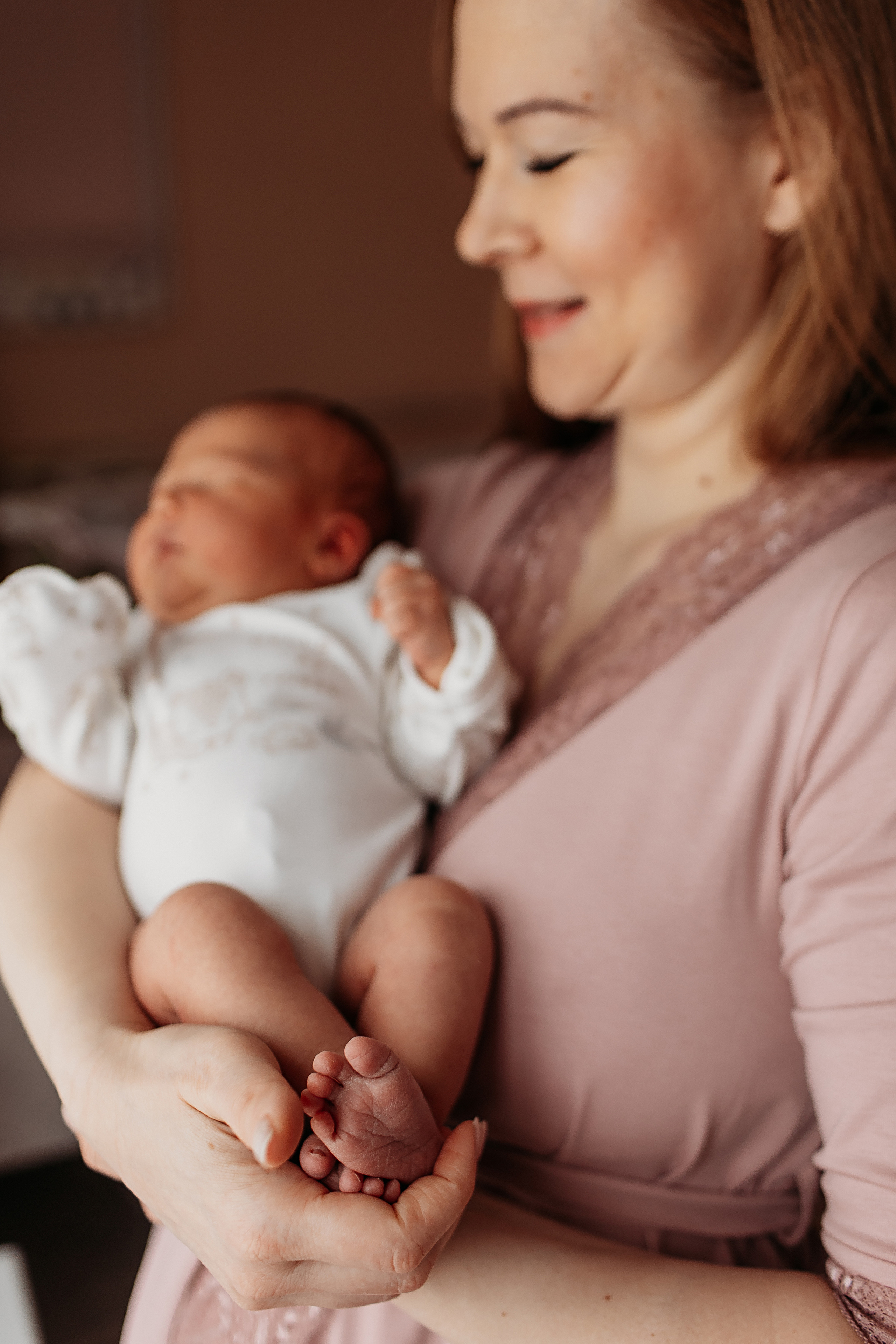 Выписка с палатой. Семейный фотограф Тюмень, фотограф на роды Салмина Мария