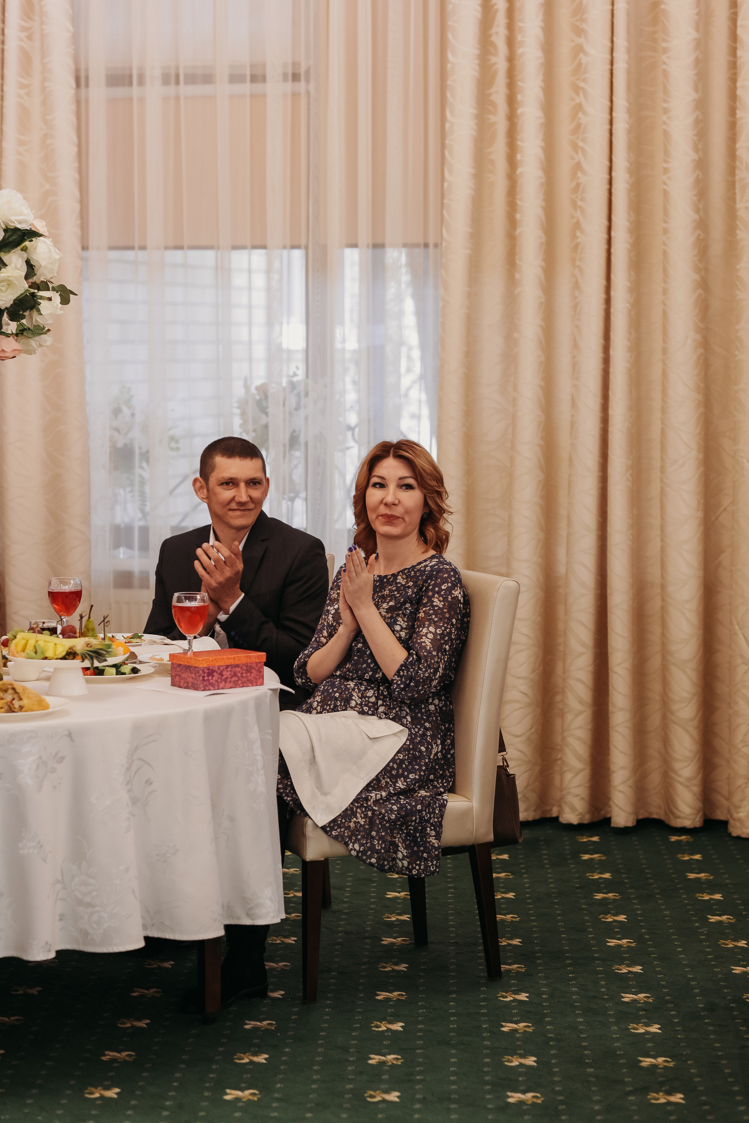 Банкет. Семейный фотограф Тюмень, фотограф на роды Салмина Мария