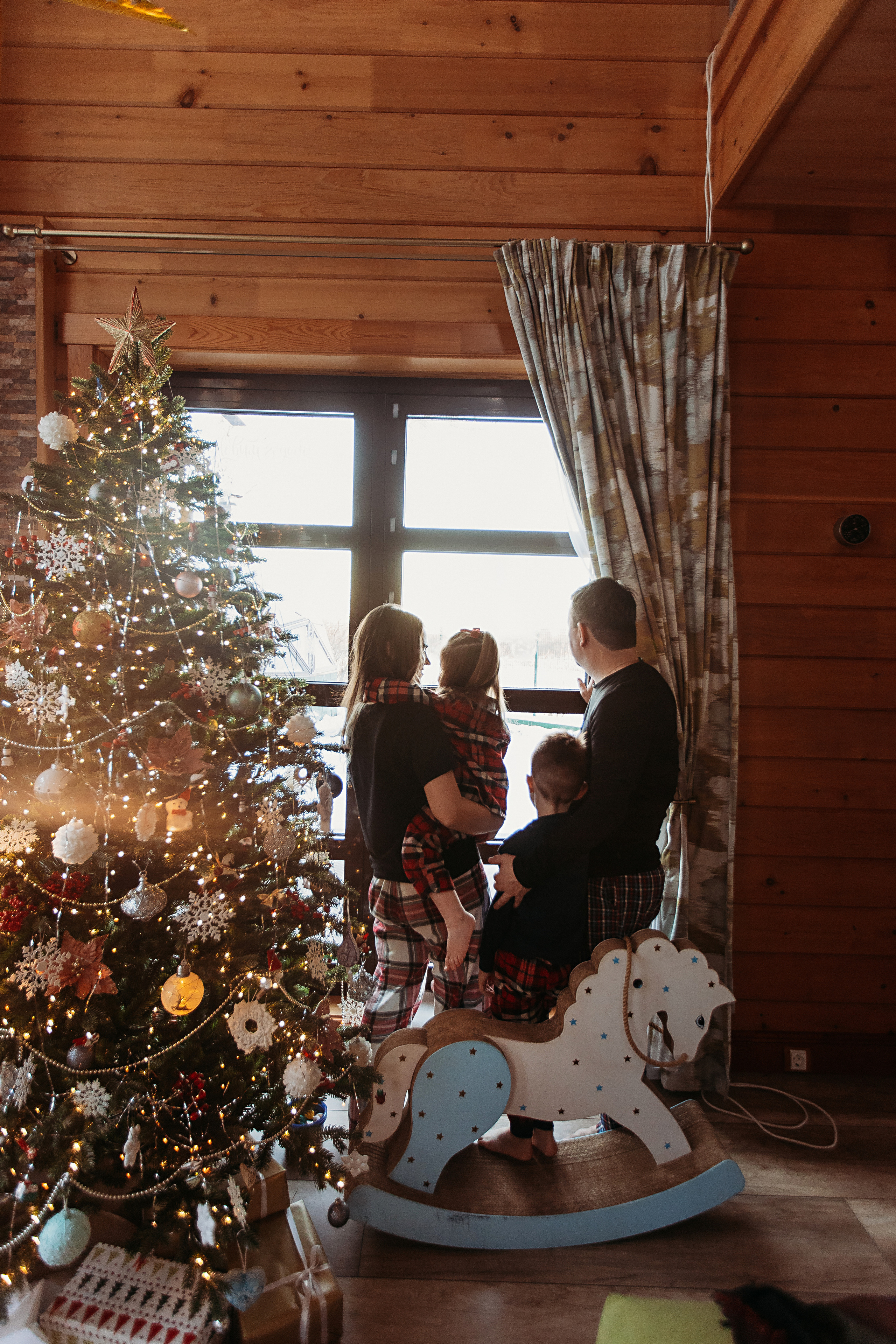 Тёплый новый год. Семейный фотограф Тюмень, фотограф на роды Салмина Мария