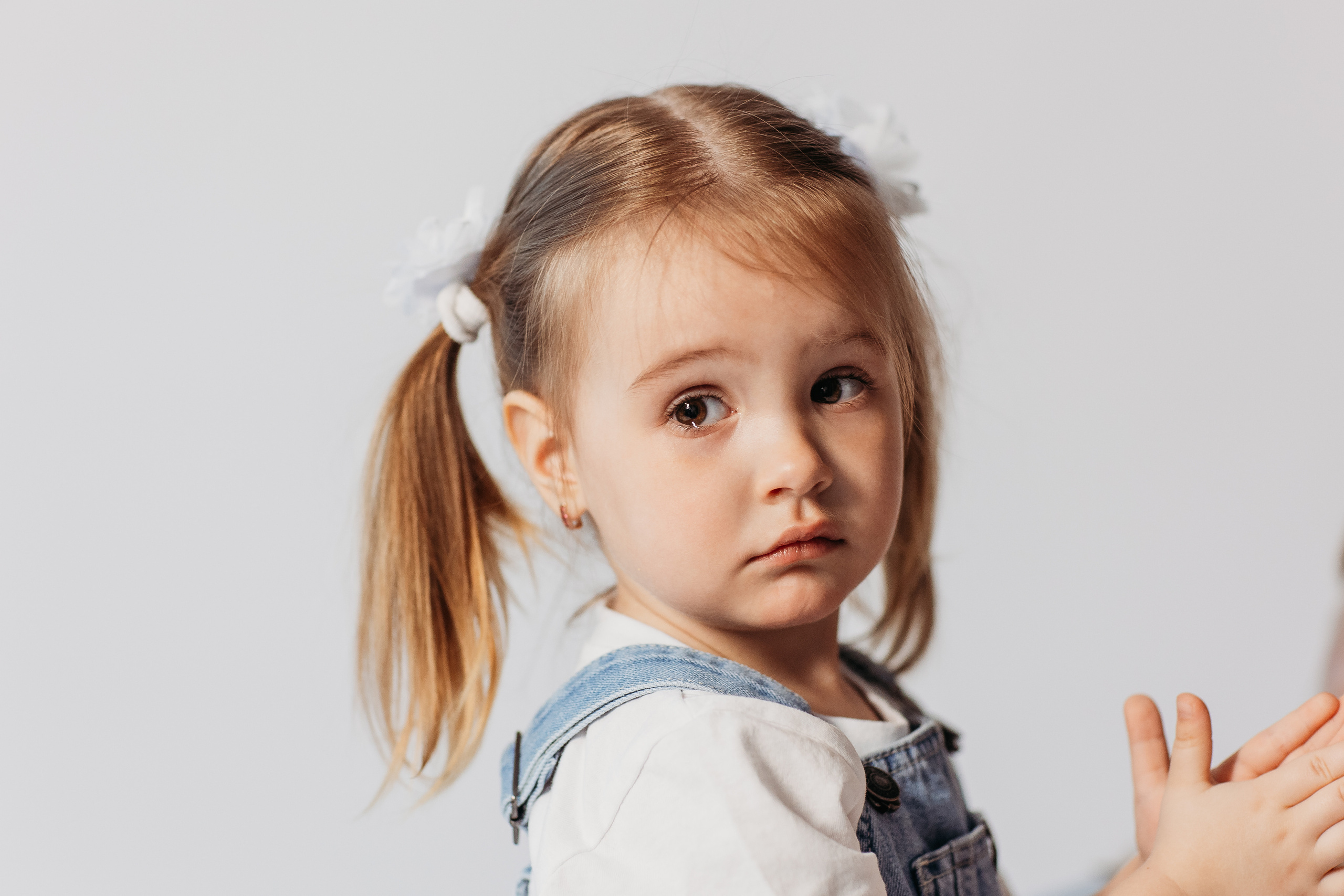 На фотофонах. Семейный фотограф Тюмень, фотограф на роды Салмина Мария