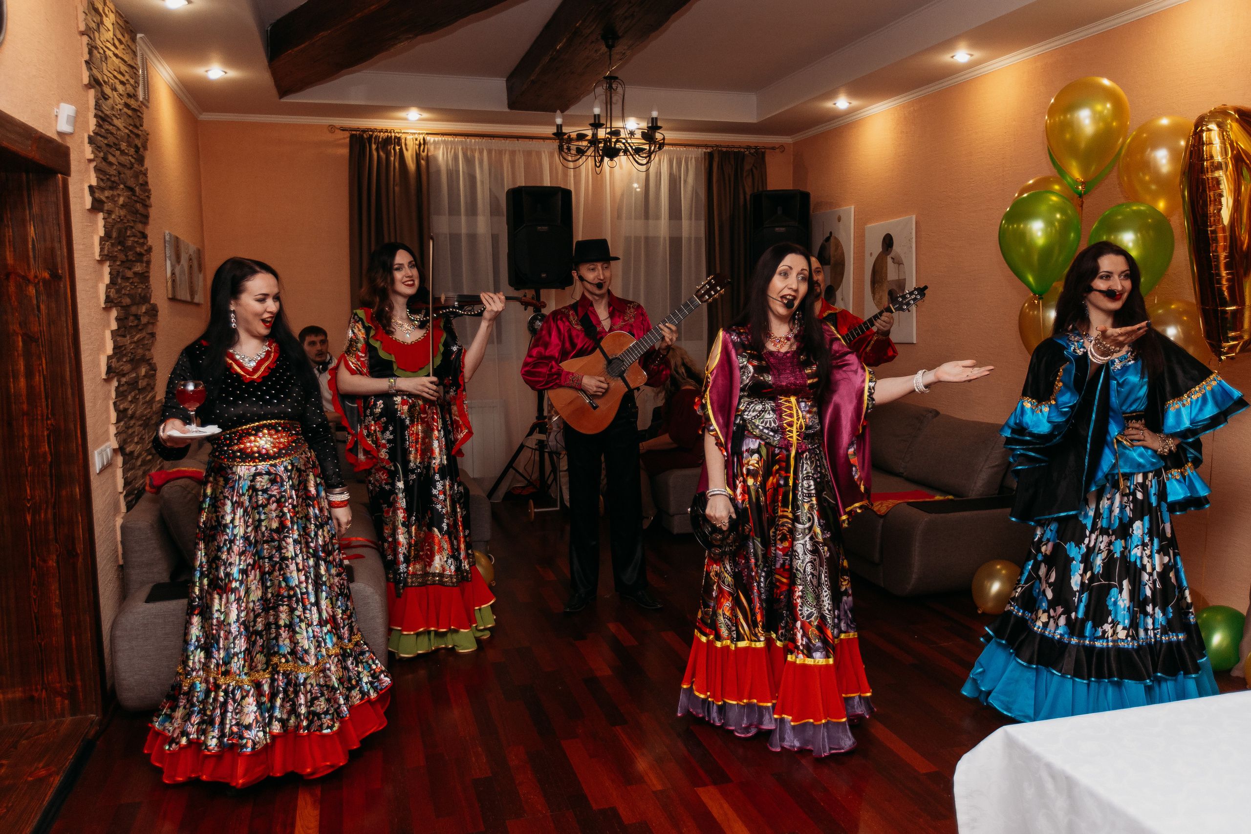 Банкет. Семейный фотограф Тюмень, фотограф на роды Салмина Мария