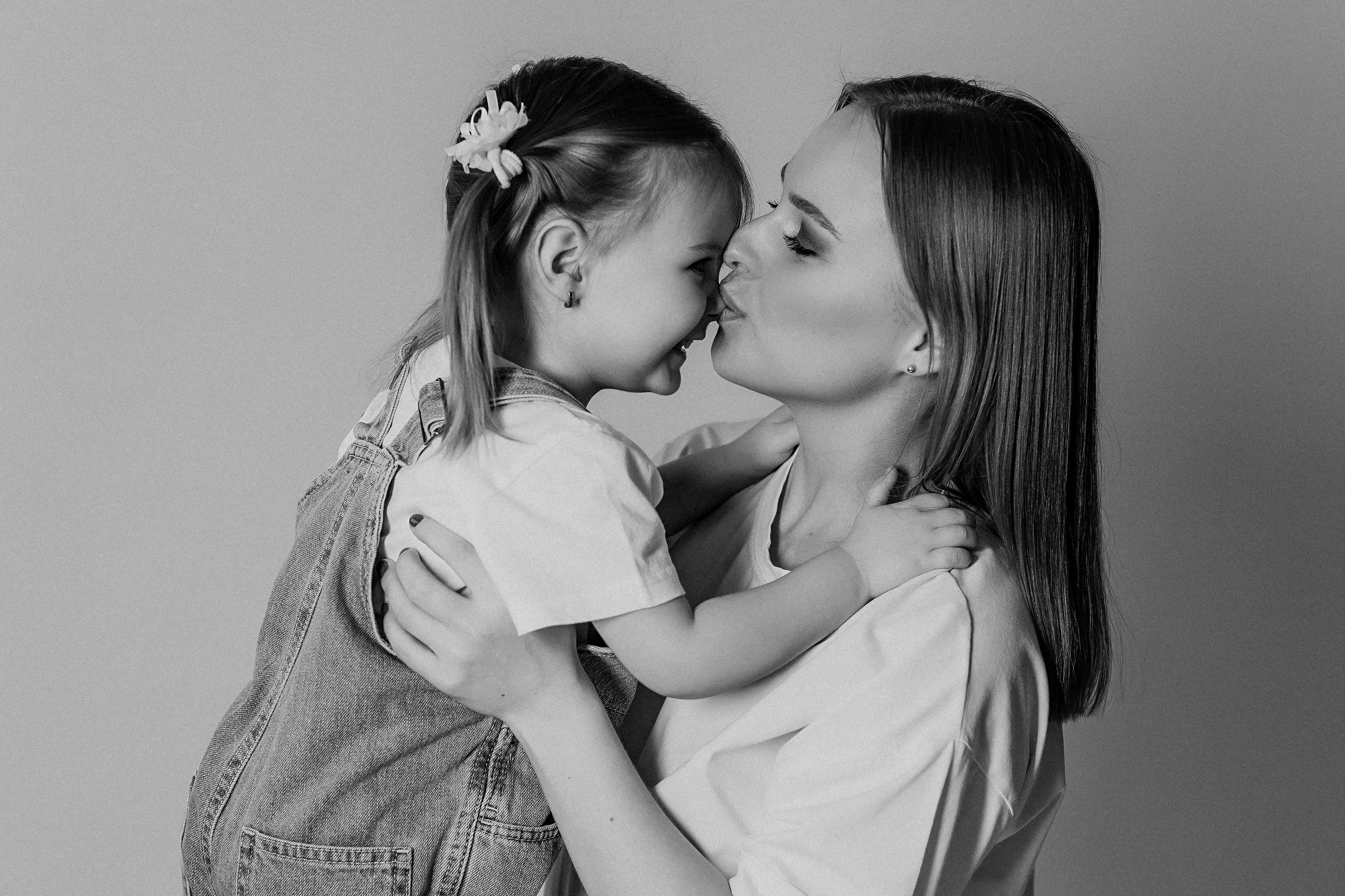 На фотофонах. Семейный фотограф Тюмень, фотограф на роды Салмина Мария