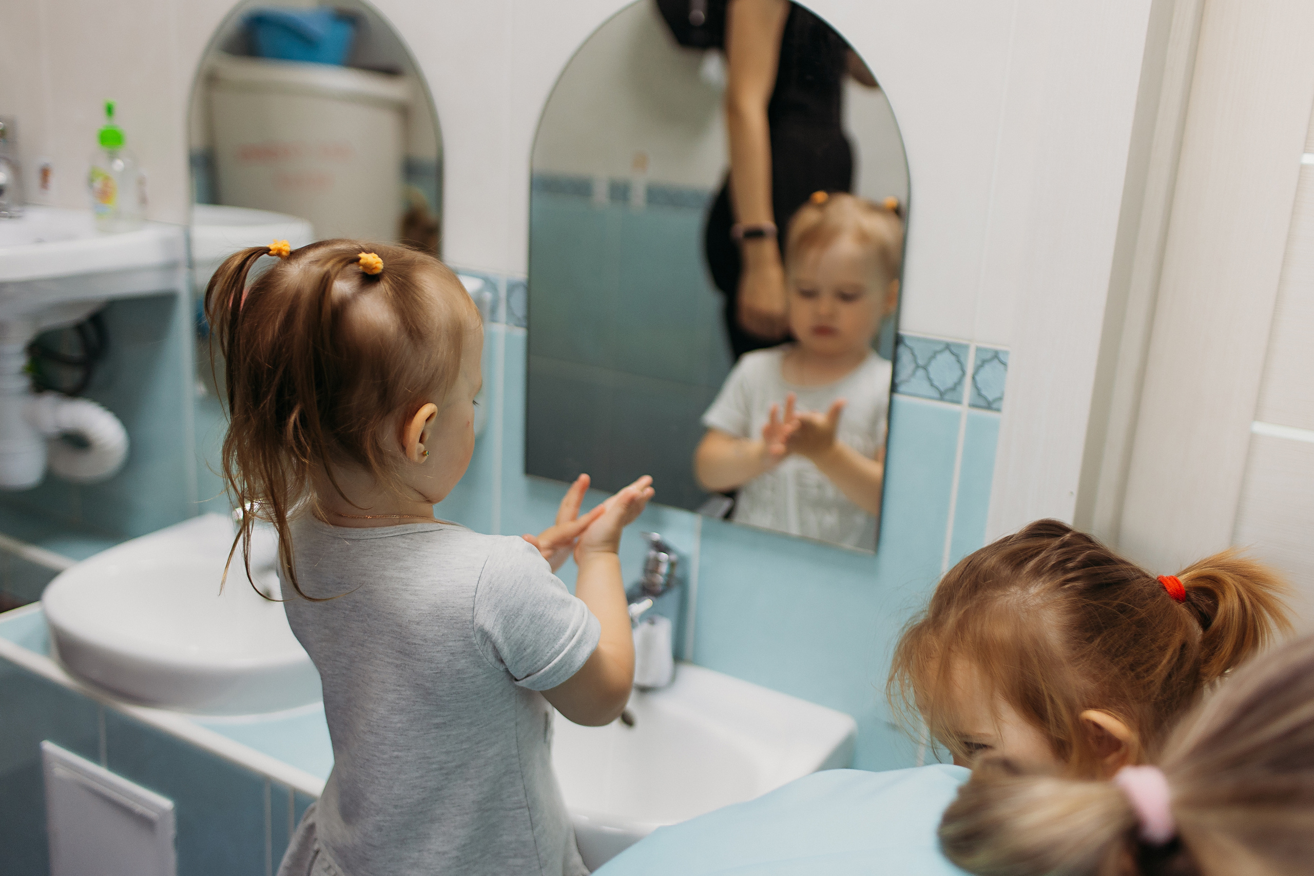 Один день в саду. Семейный фотограф Тюмень, фотограф на роды Салмина Мария