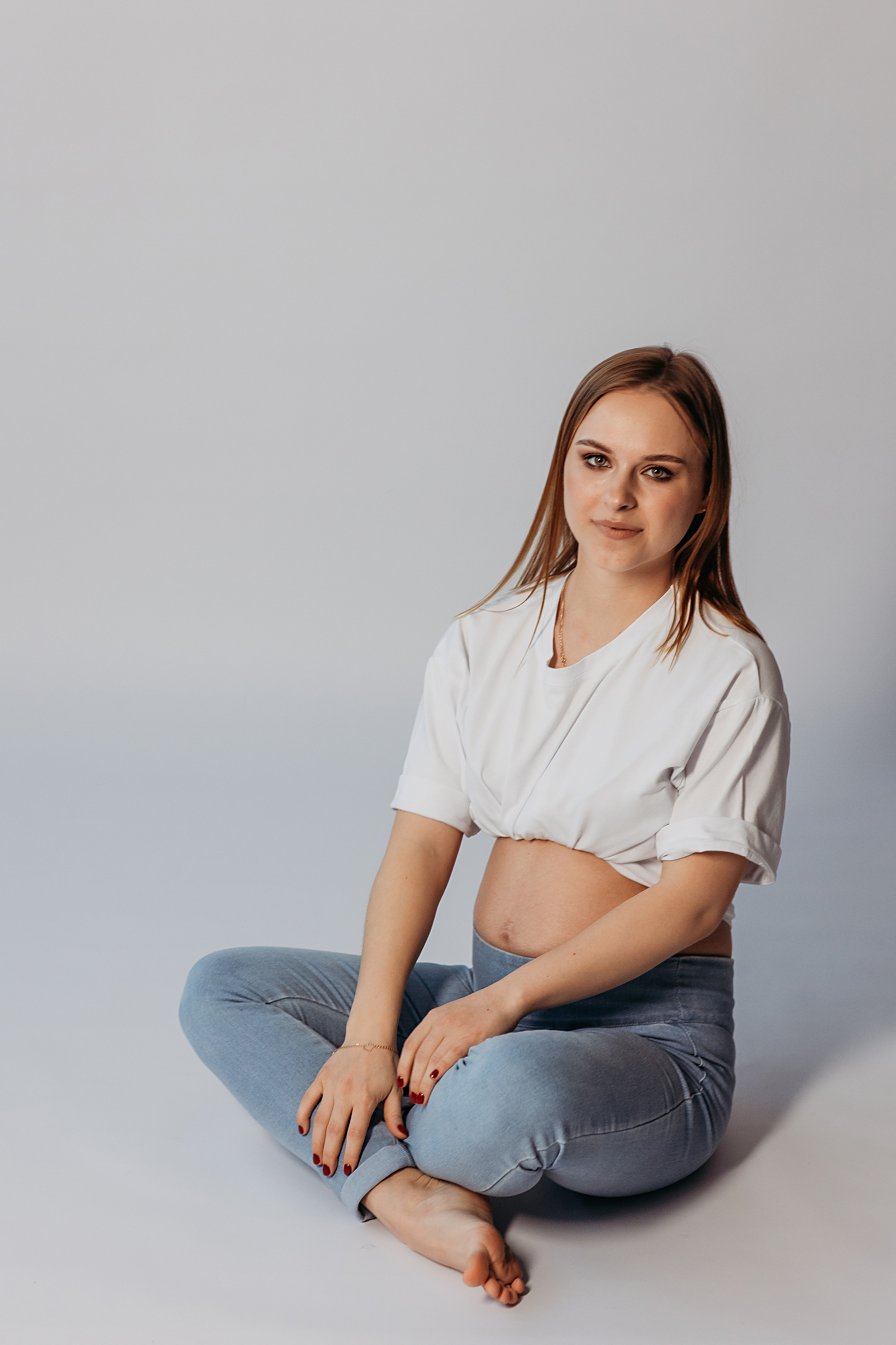 На фотофонах. Семейный фотограф Тюмень, фотограф на роды Салмина Мария