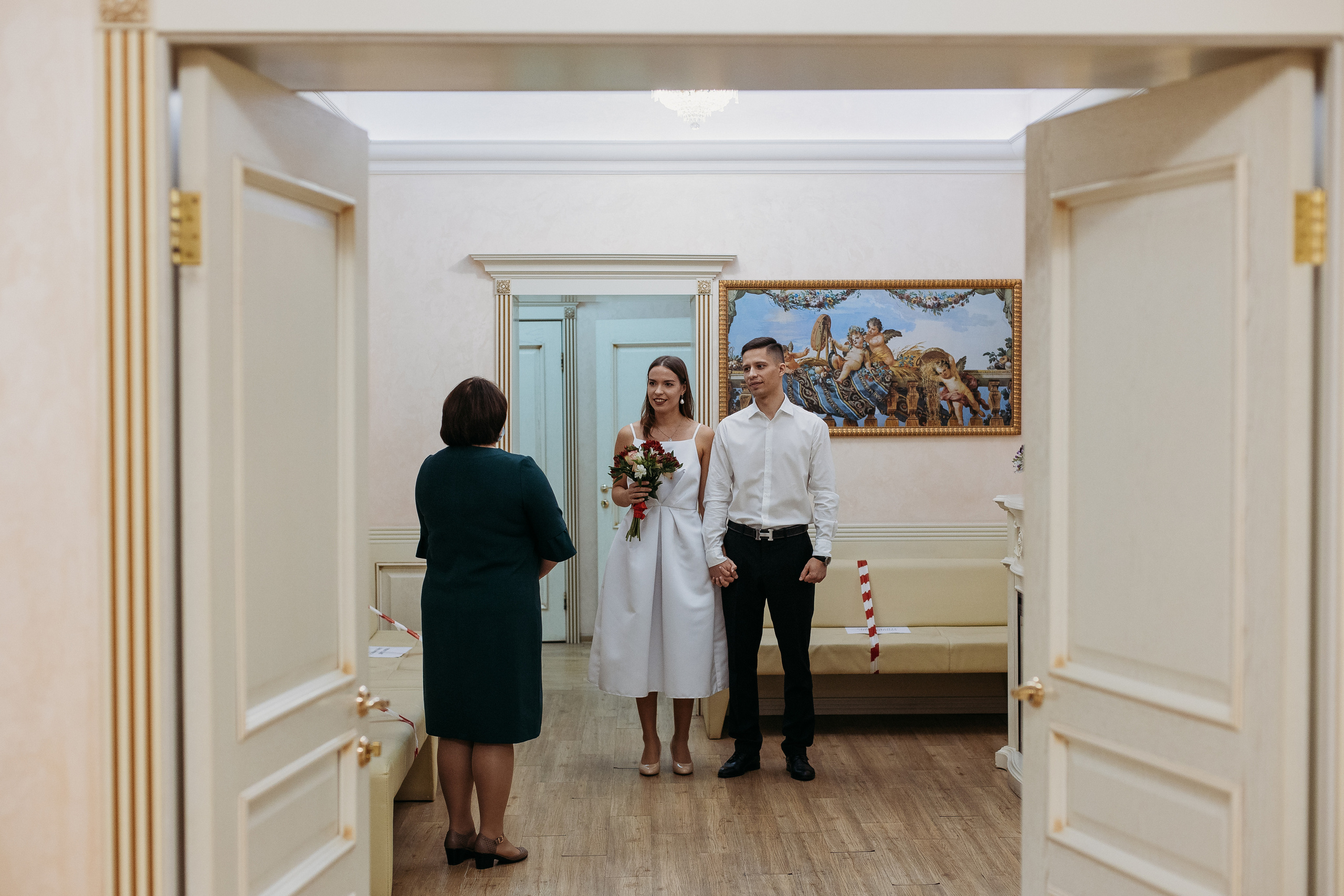 ЗАГС на Кирова. Семейный фотограф Тюмень, фотограф на роды Салмина Мария