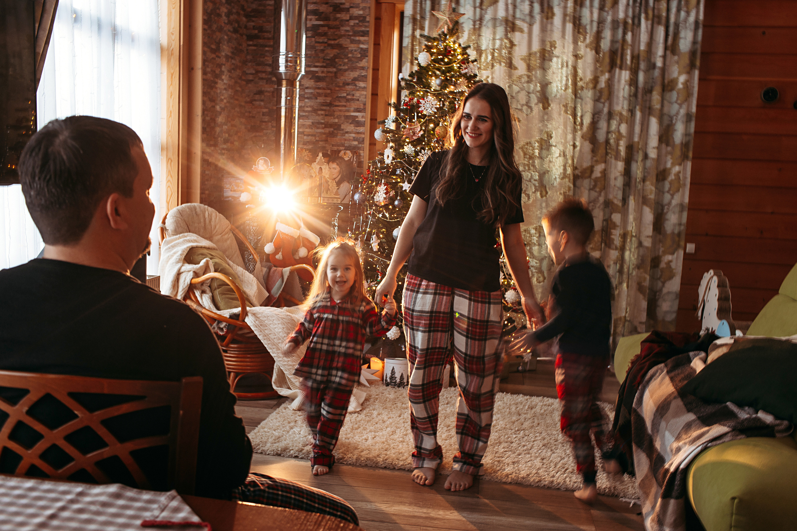 Тёплый новый год. Семейный фотограф Тюмень, фотограф на роды Салмина Мария