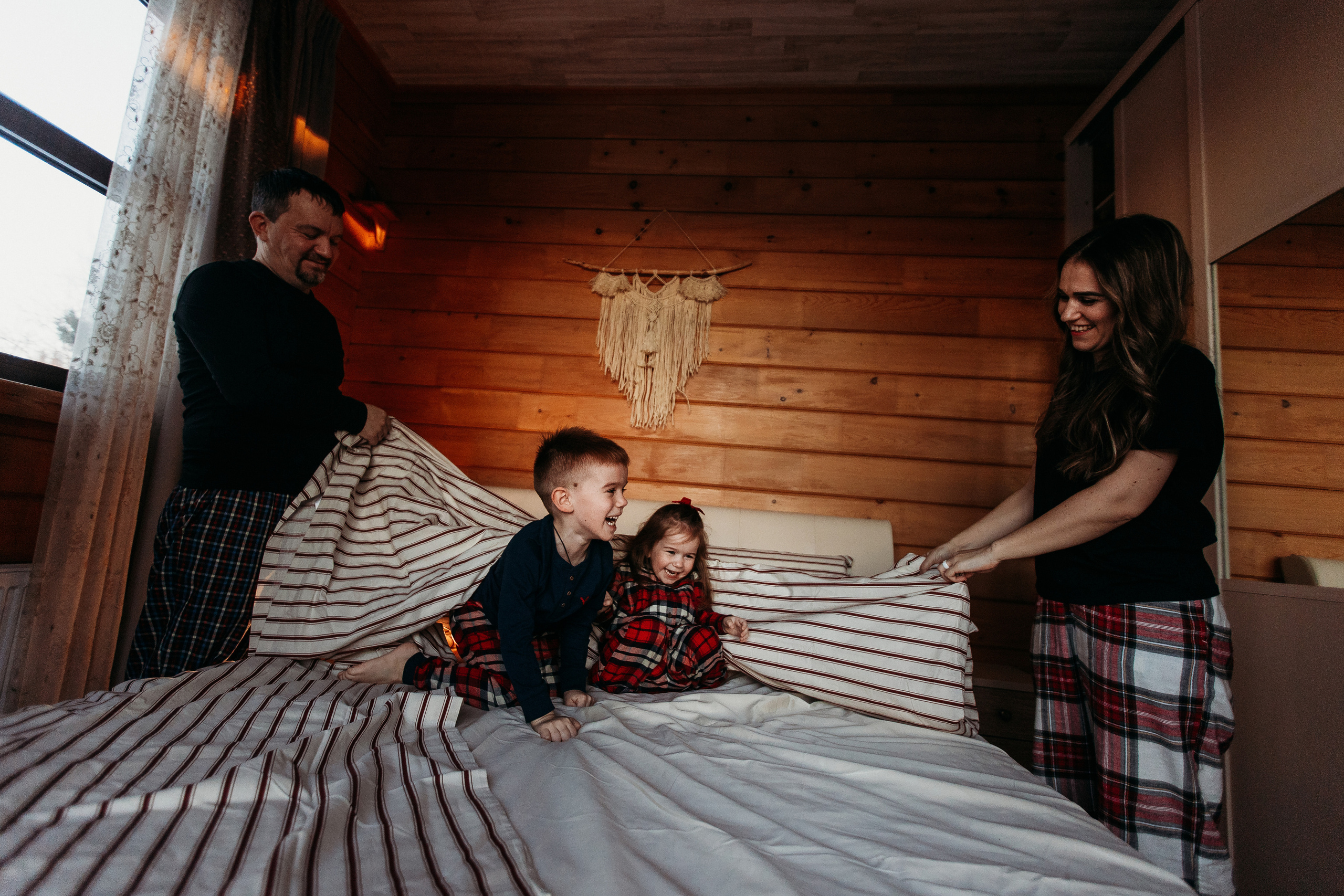 Тёплый новый год. Семейный фотограф Тюмень, фотограф на роды Салмина Мария