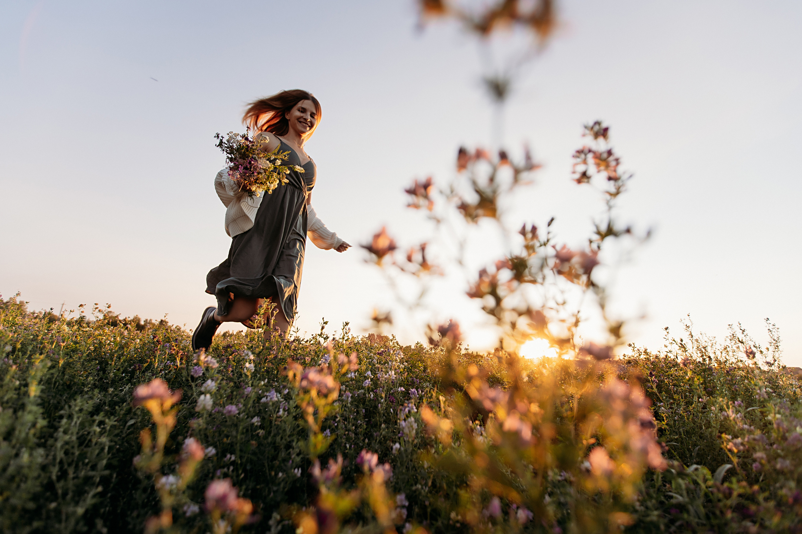 Поле. Семейный фотограф Тюмень, фотограф на роды Салмина Мария
