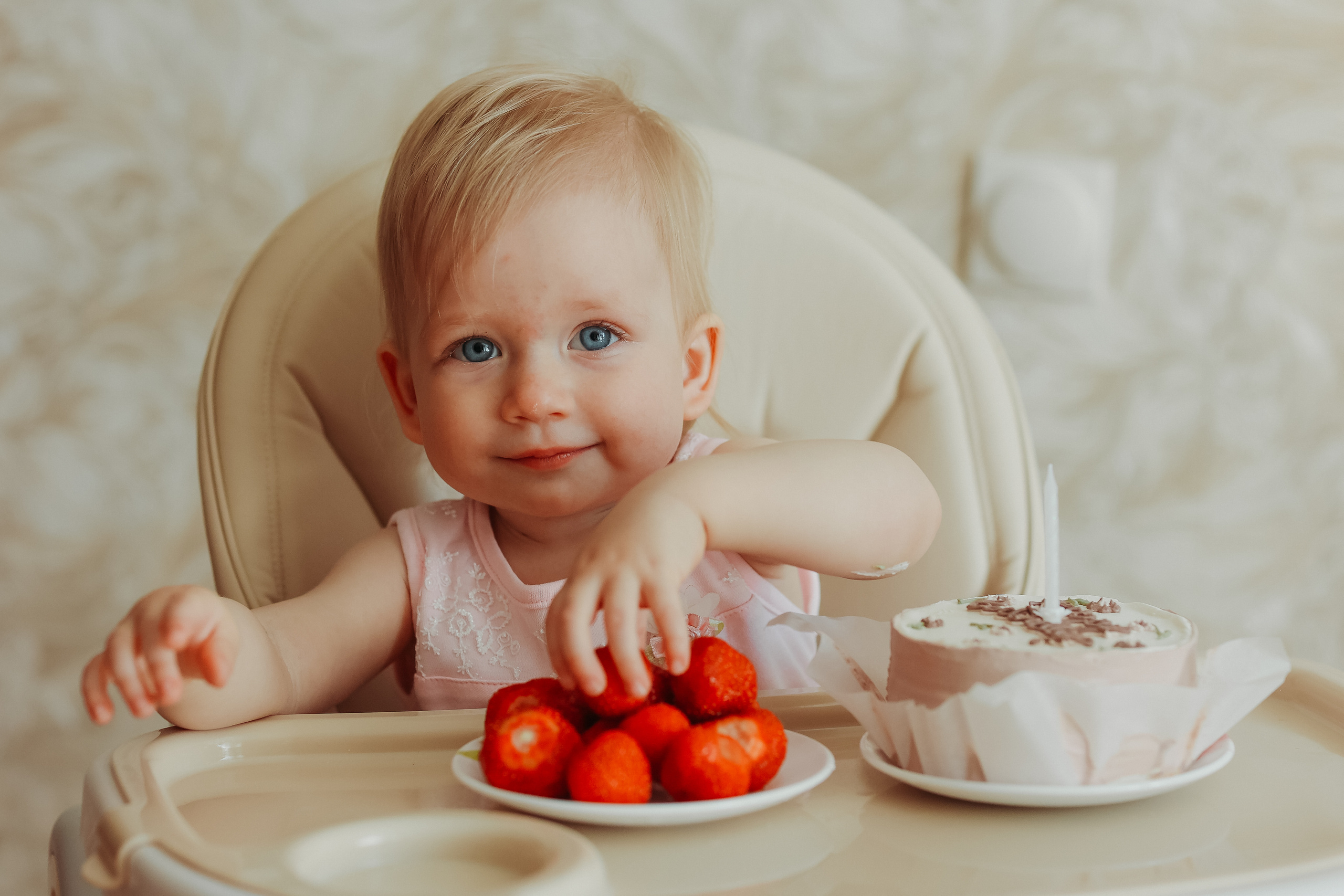 Дома. Семейный фотограф Тюмень, фотограф на роды Салмина Мария