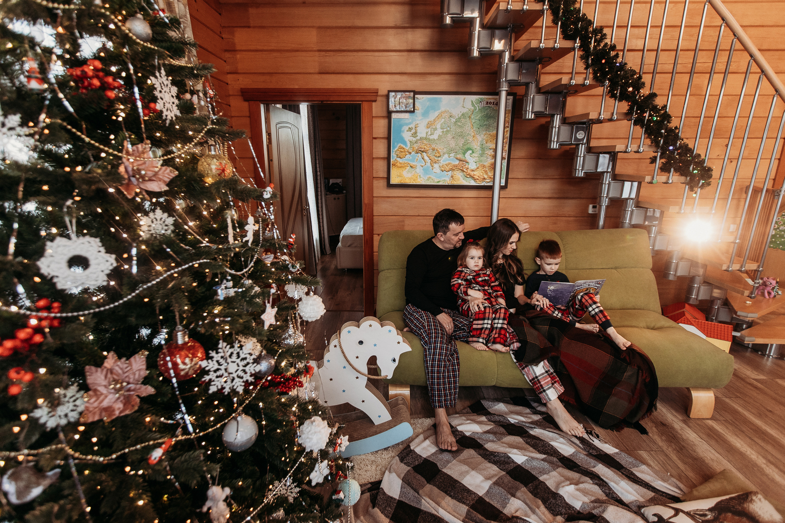 Тёплый новый год. Семейный фотограф Тюмень, фотограф на роды Салмина Мария