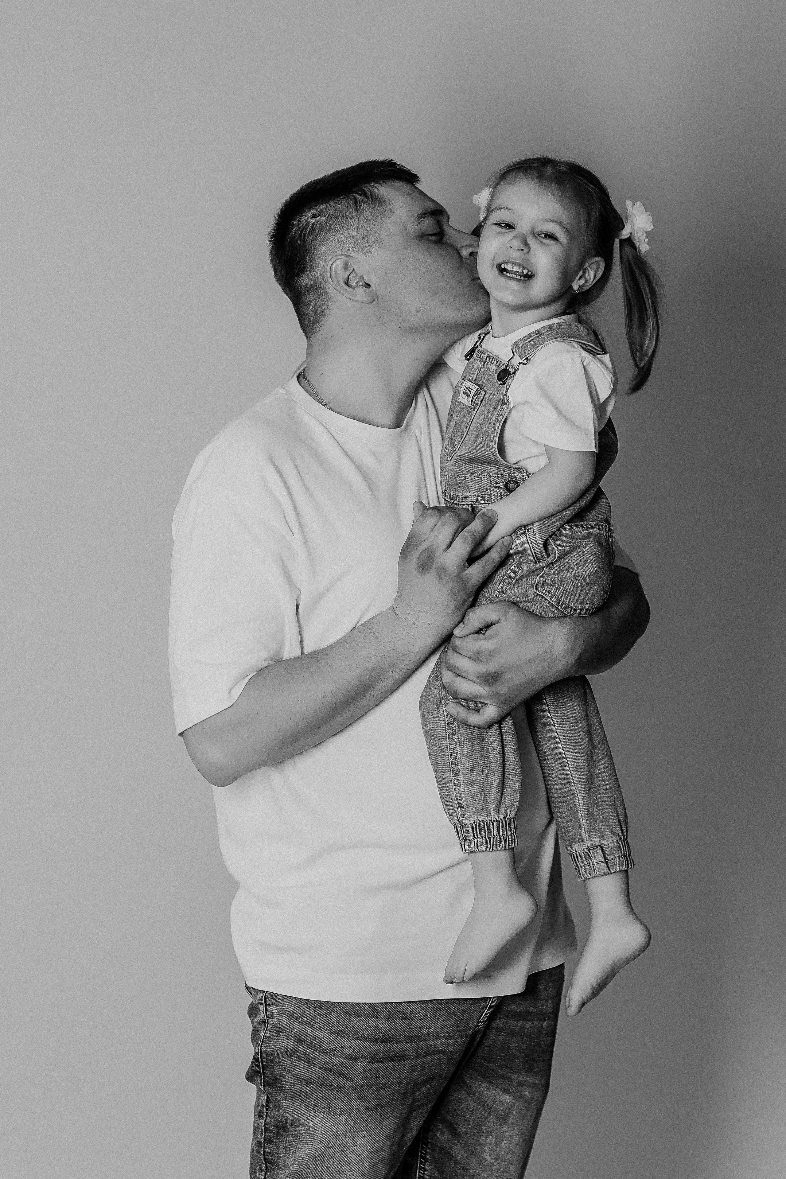 На фотофонах. Семейный фотограф Тюмень, фотограф на роды Салмина Мария