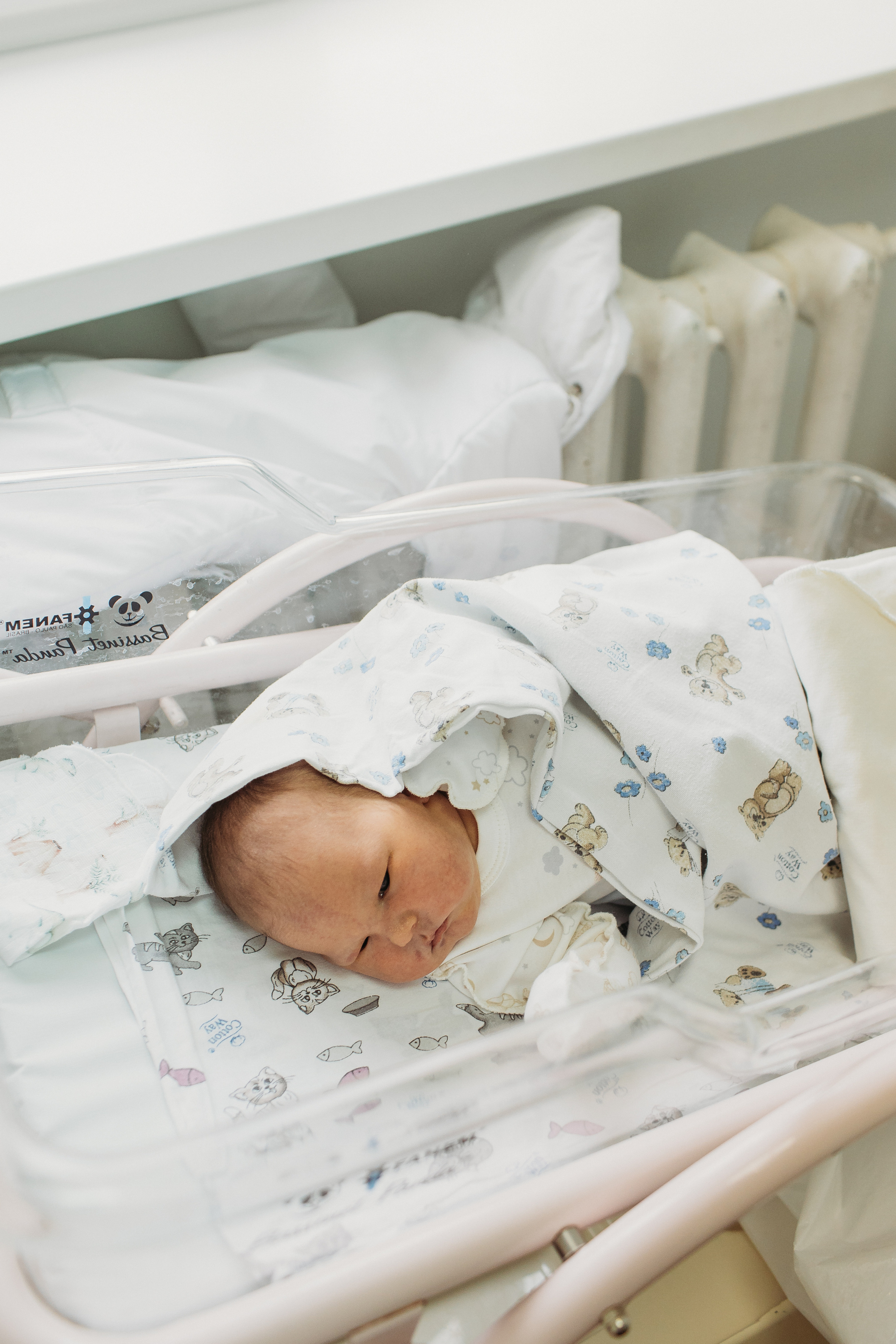 Выписка с палатой. Семейный фотограф Тюмень, фотограф на роды Салмина Мария