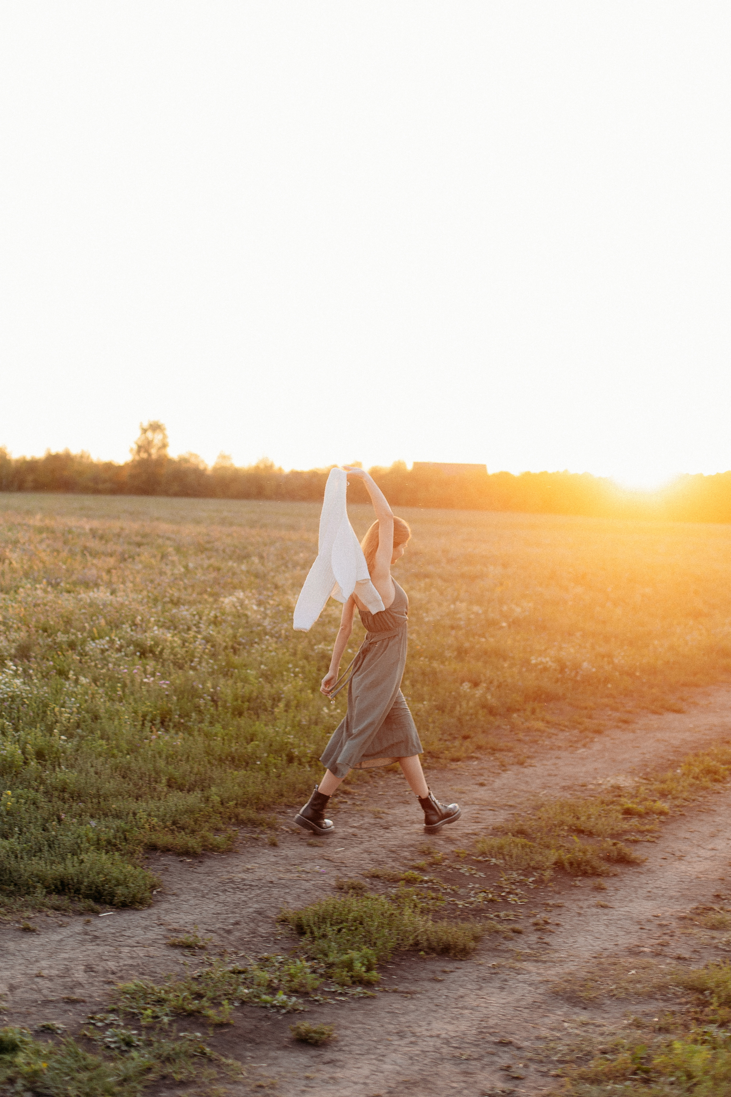 Поле. Семейный фотограф Тюмень, фотограф на роды Салмина Мария