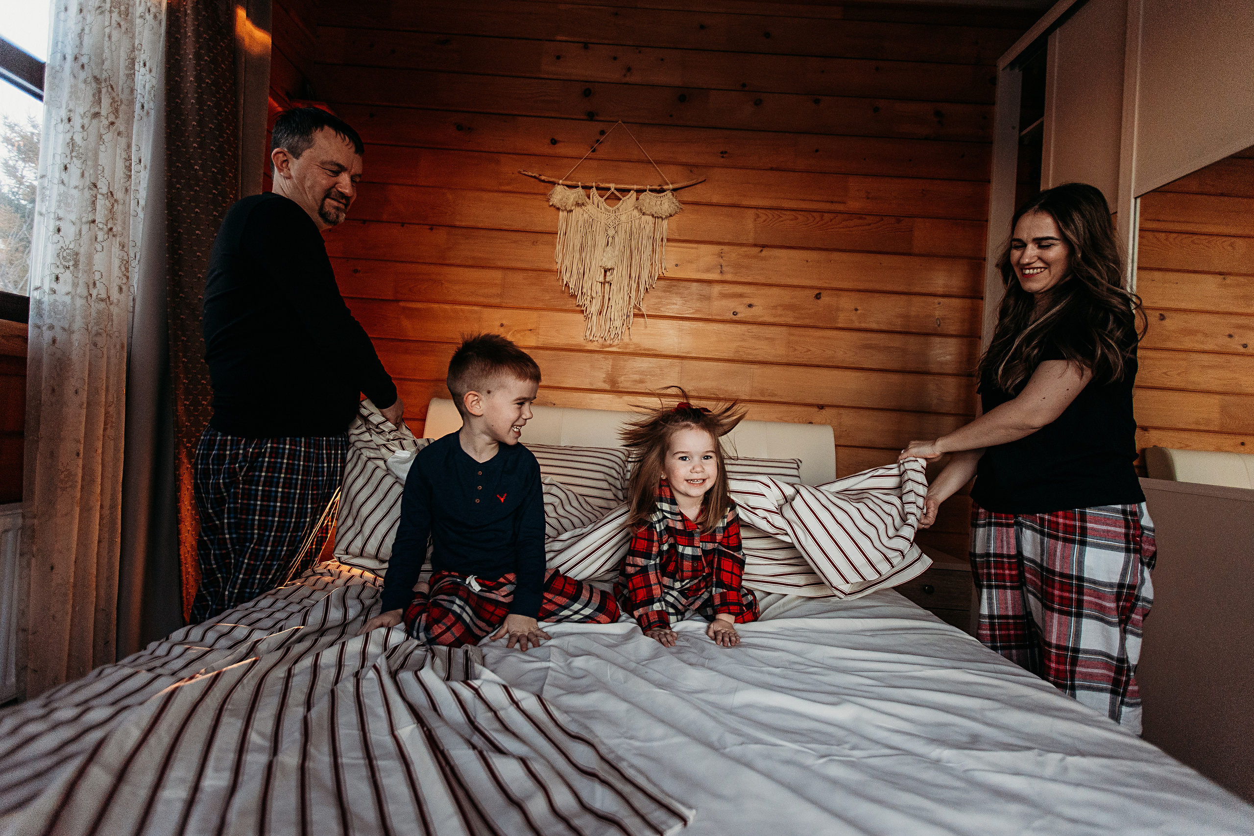 Тёплый новый год. Семейный фотограф Тюмень, фотограф на роды Салмина Мария