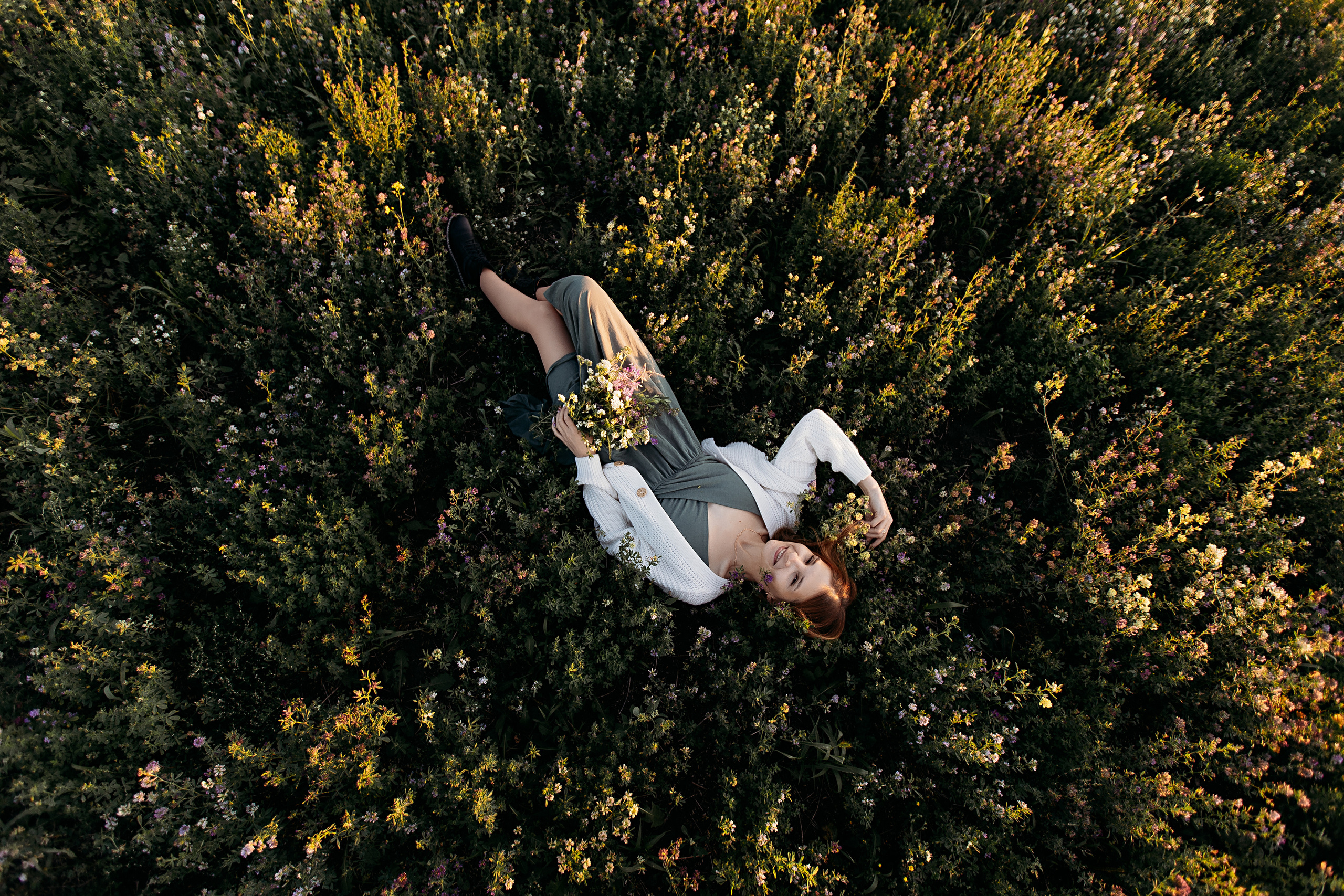 Поле. Семейный фотограф Тюмень, фотограф на роды Салмина Мария