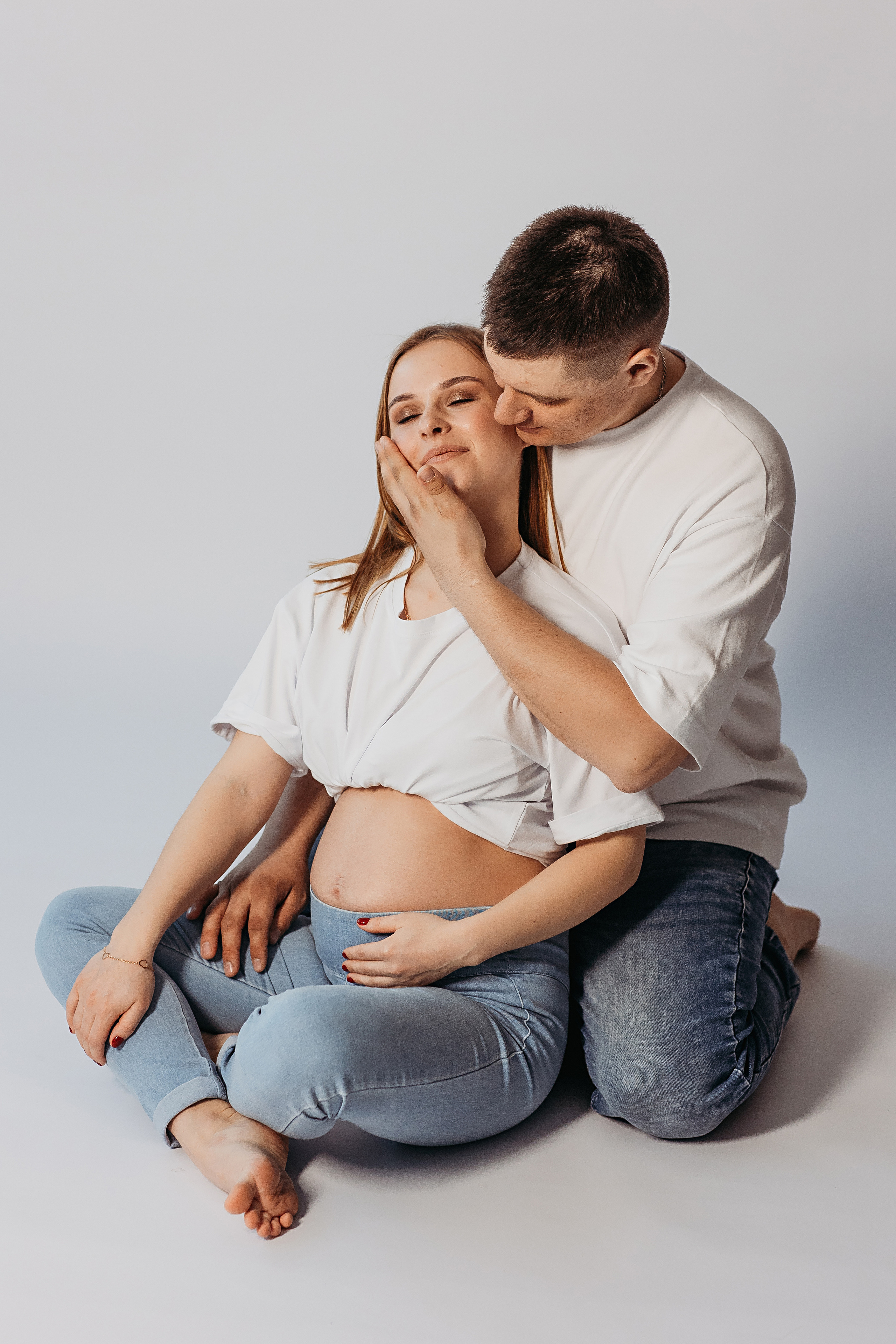 На фотофонах. Семейный фотограф Тюмень, фотограф на роды Салмина Мария