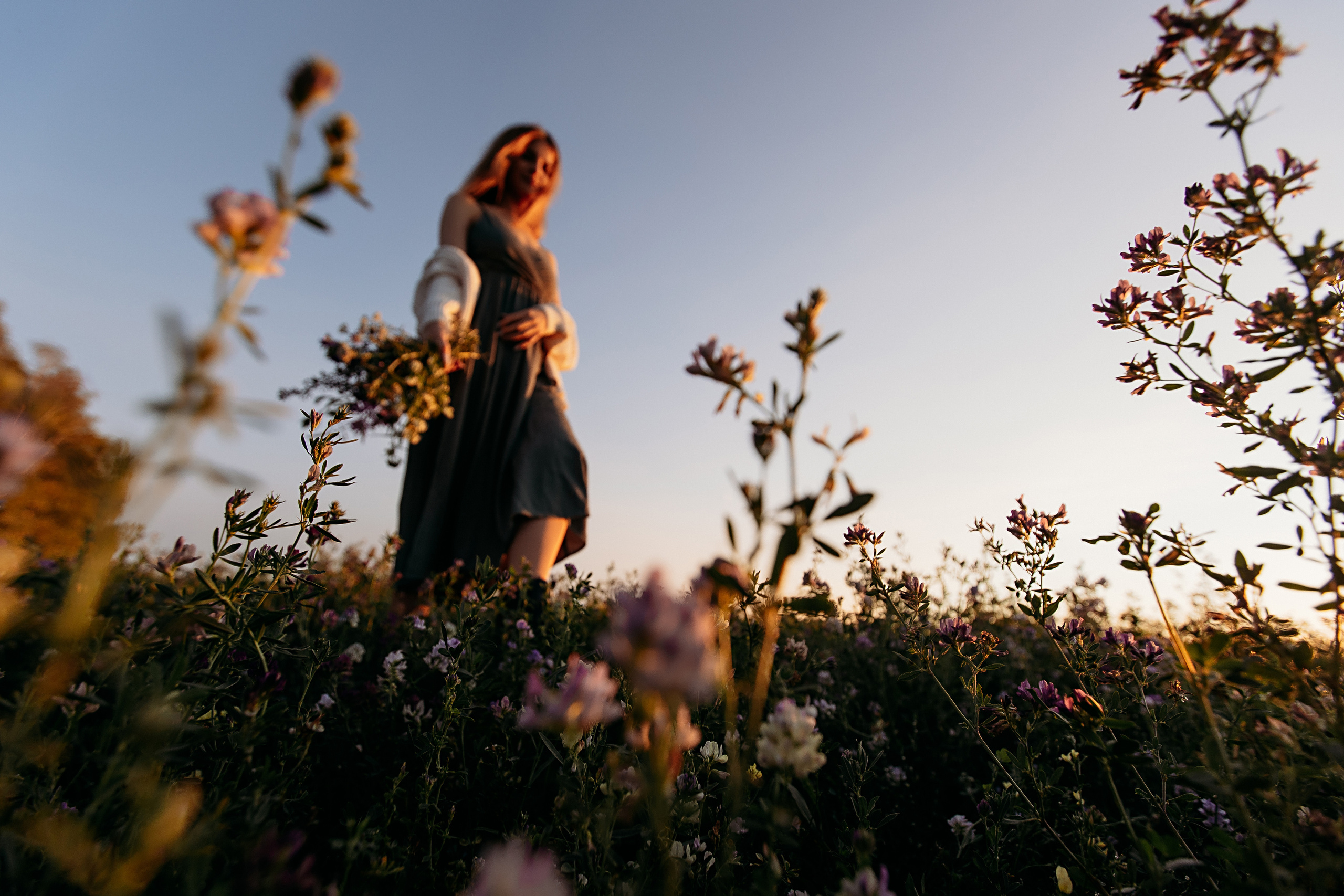 Поле. Семейный фотограф Тюмень, фотограф на роды Салмина Мария