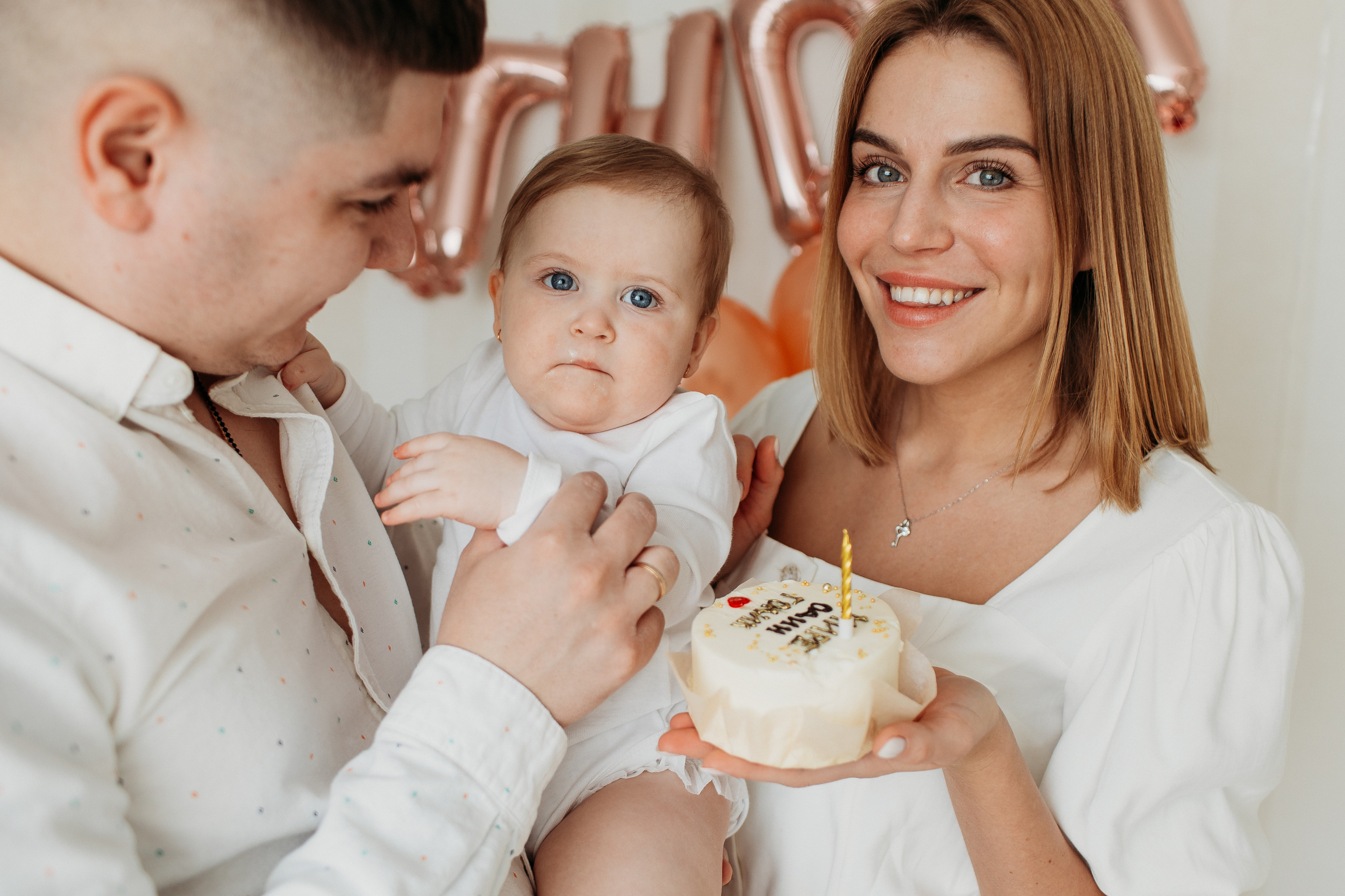 Годик. Семейный фотограф Тюмень, фотограф на роды Салмина Мария