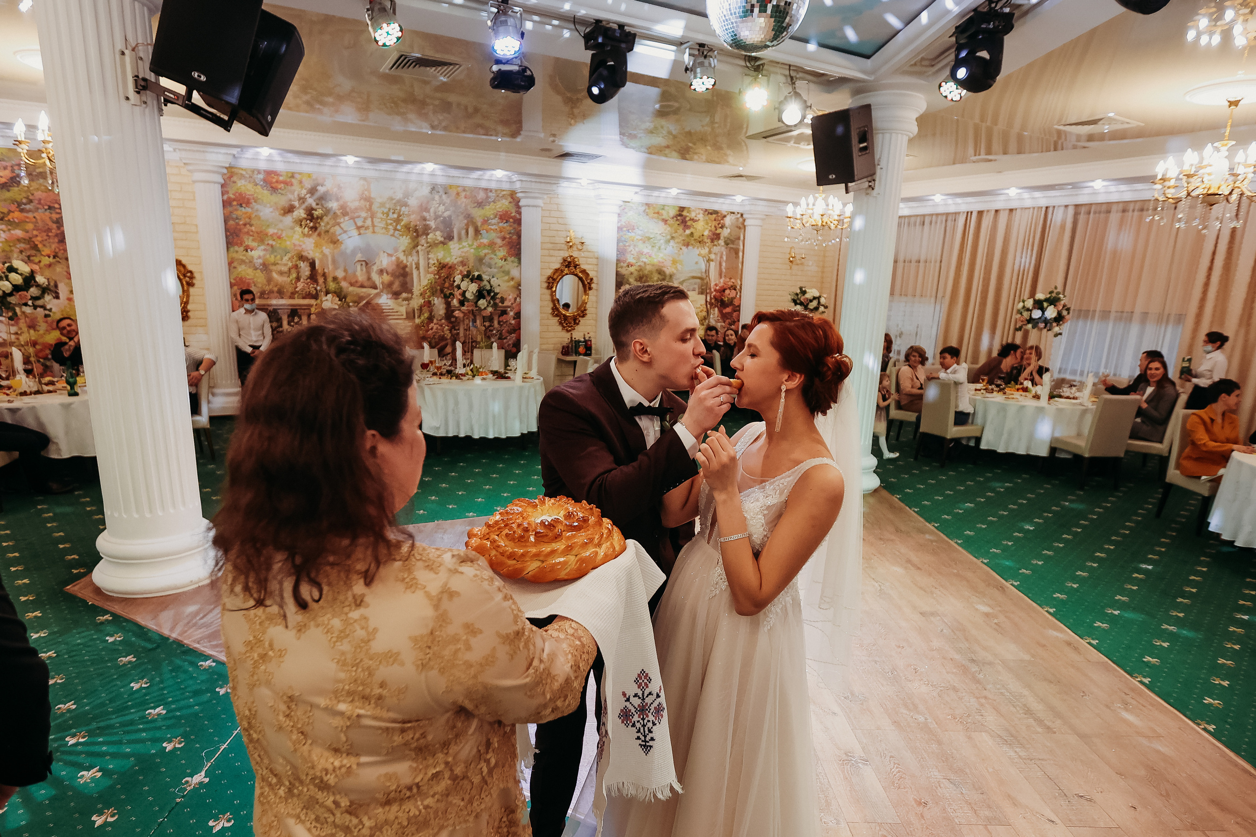 Банкет. Семейный фотограф Тюмень, фотограф на роды Салмина Мария