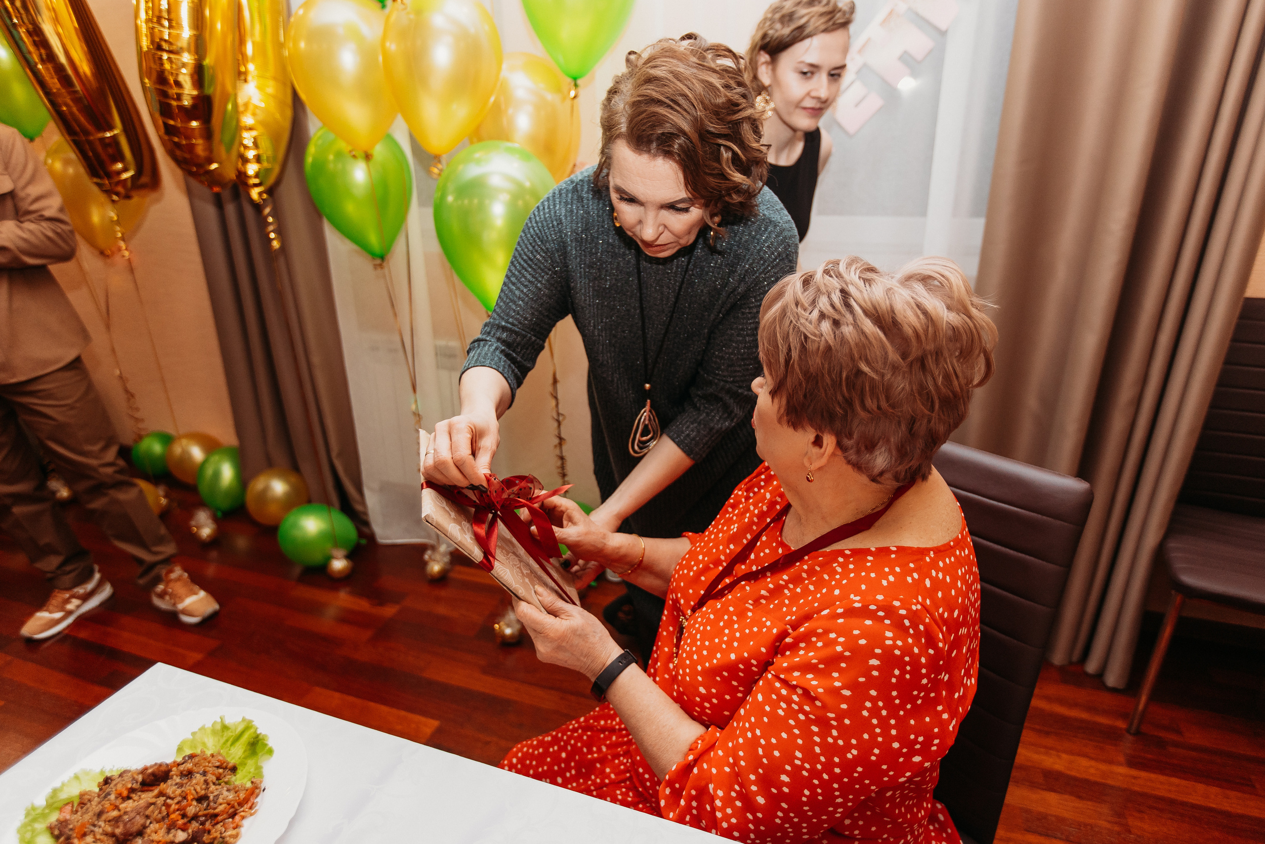 Банкет. Семейный фотограф Тюмень, фотограф на роды Салмина Мария