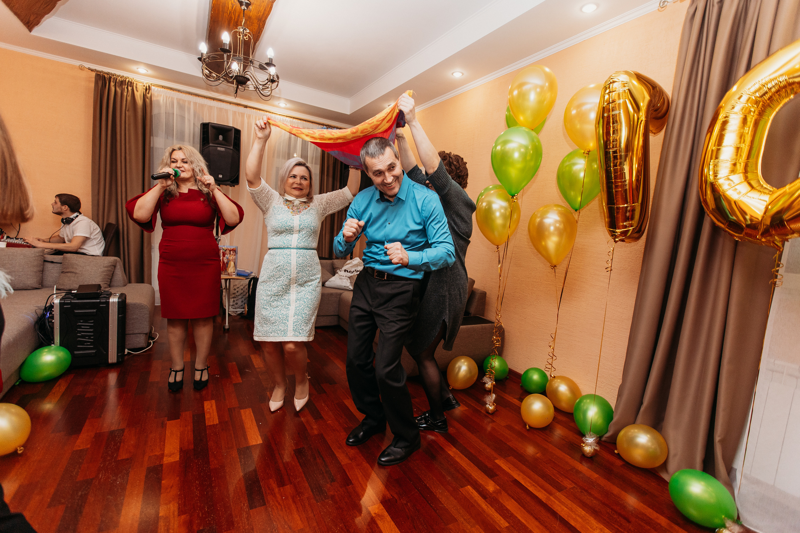 Банкет. Семейный фотограф Тюмень, фотограф на роды Салмина Мария