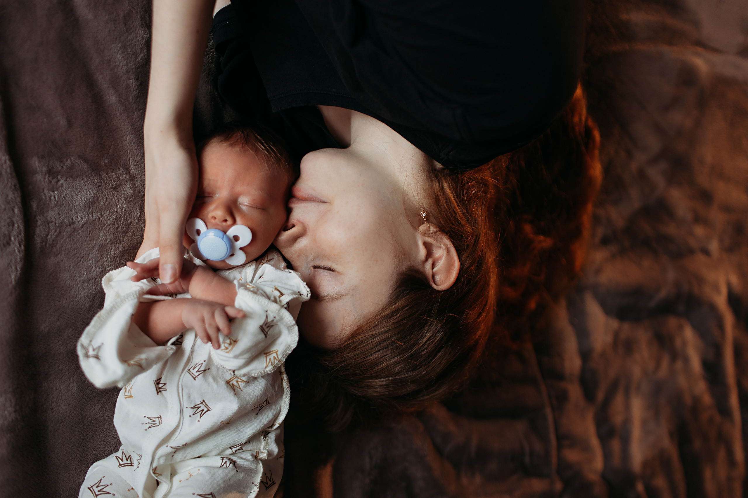 Новорожденный. Семейный фотограф Тюмень, фотограф на роды Салмина Мария