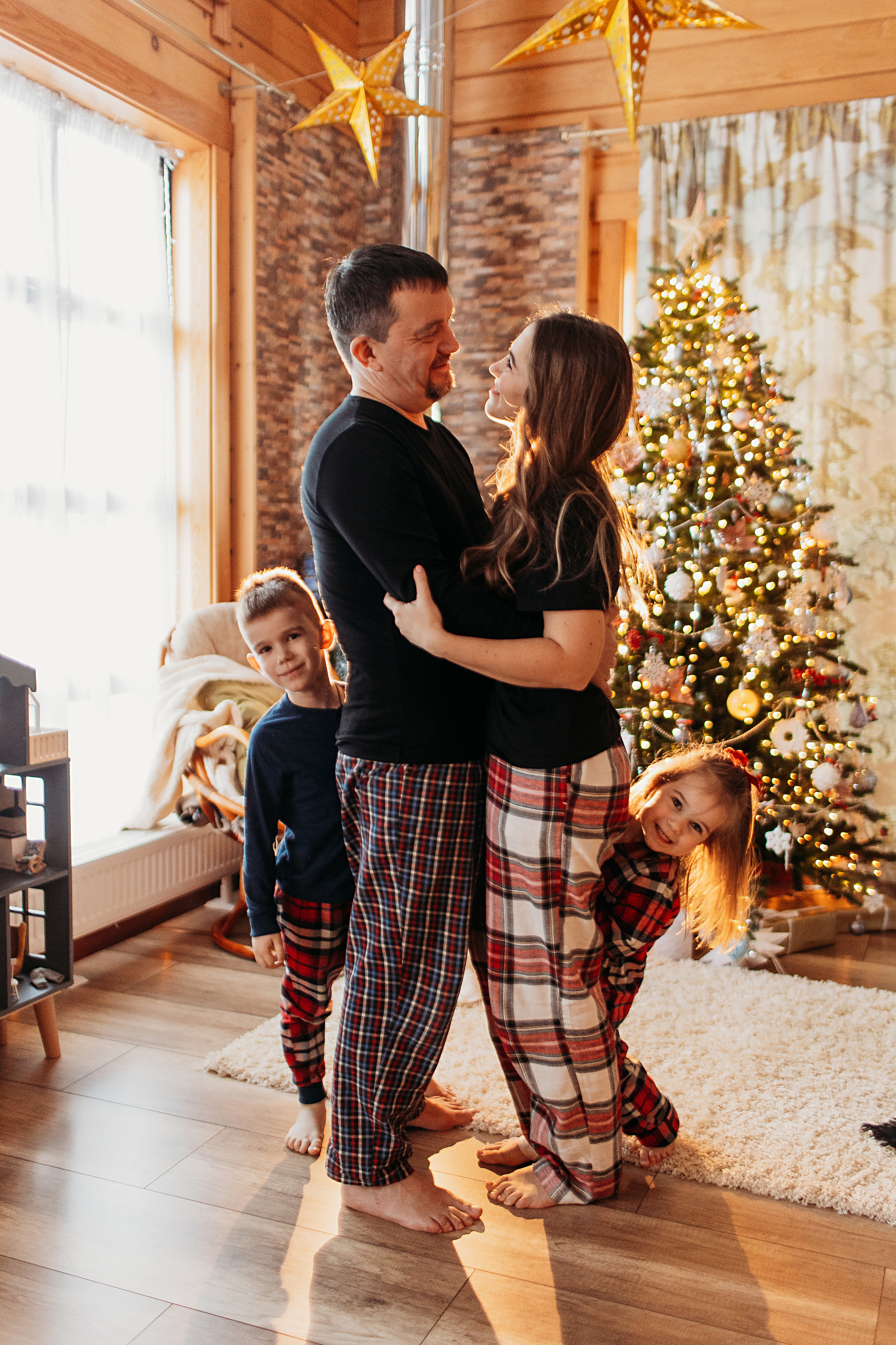Тёплый новый год. Семейный фотограф Тюмень, фотограф на роды Салмина Мария