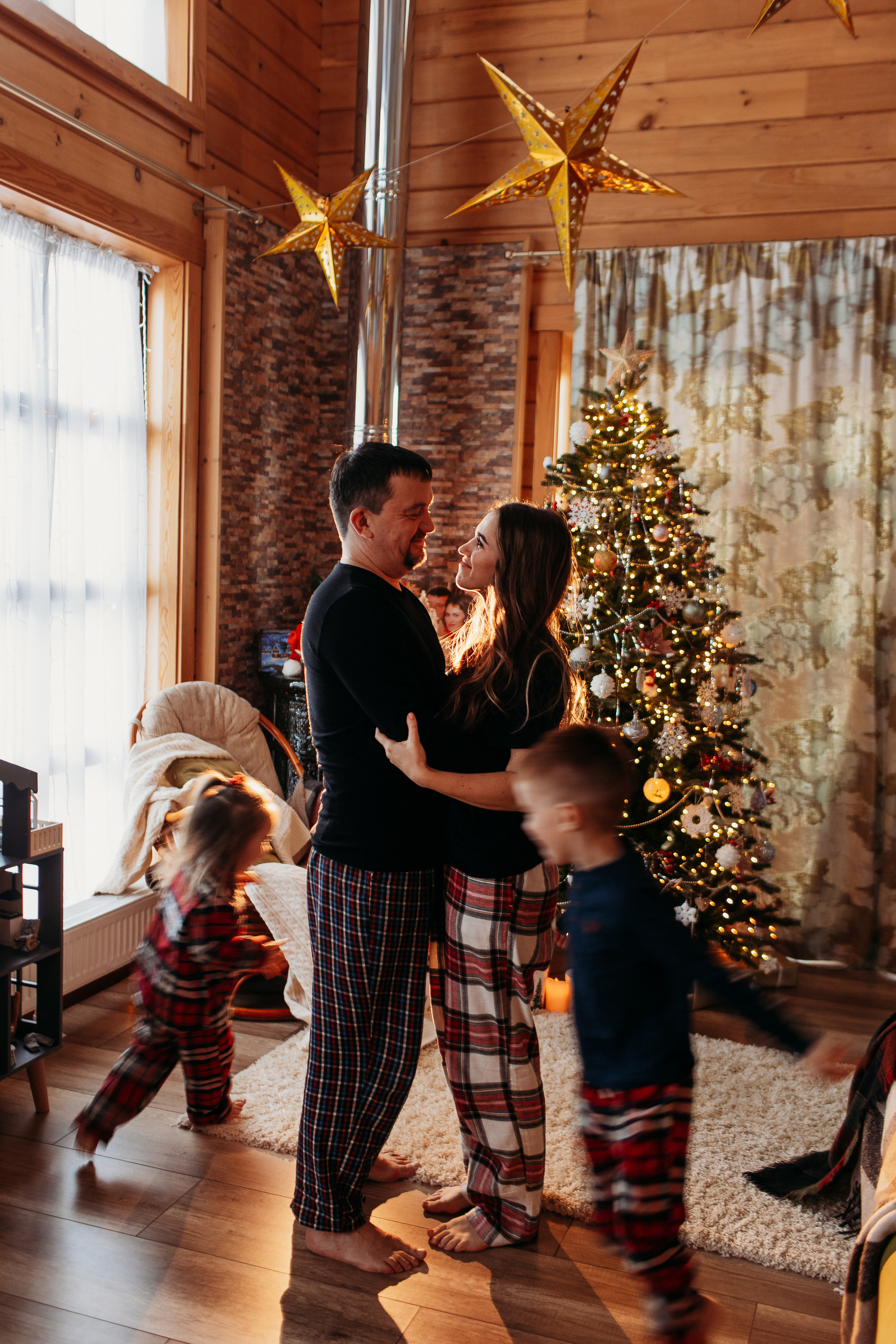 Тёплый новый год. Семейный фотограф Тюмень, фотограф на роды Салмина Мария