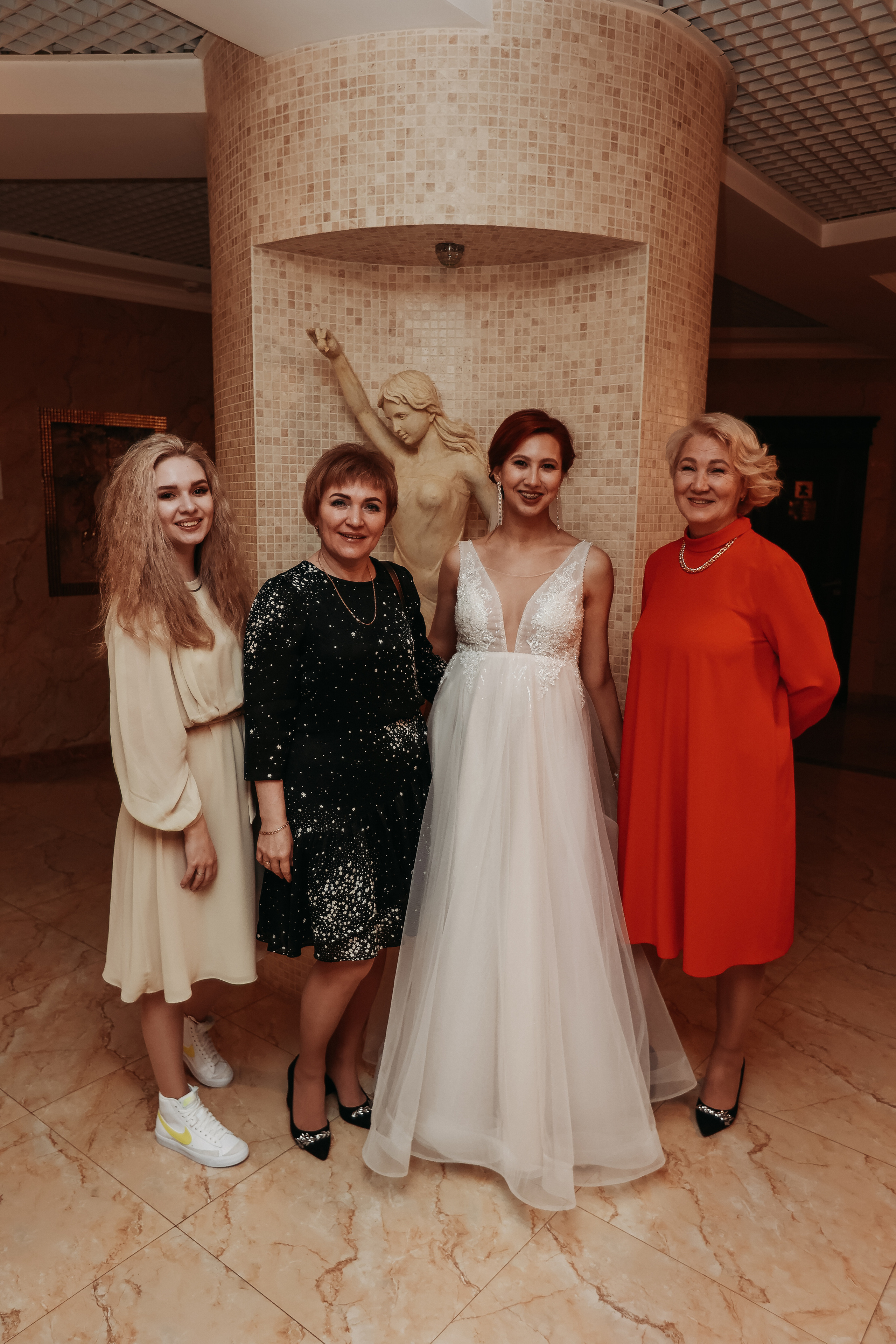 Банкет. Семейный фотограф Тюмень, фотограф на роды Салмина Мария