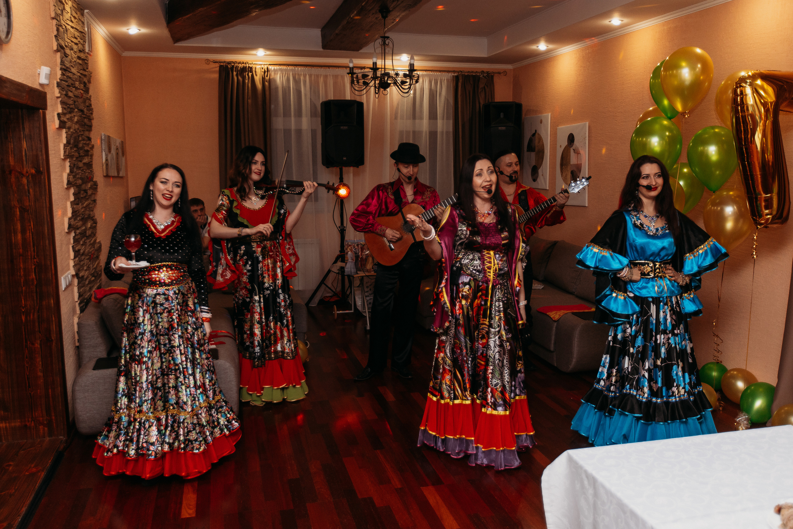 Банкет. Семейный фотограф Тюмень, фотограф на роды Салмина Мария