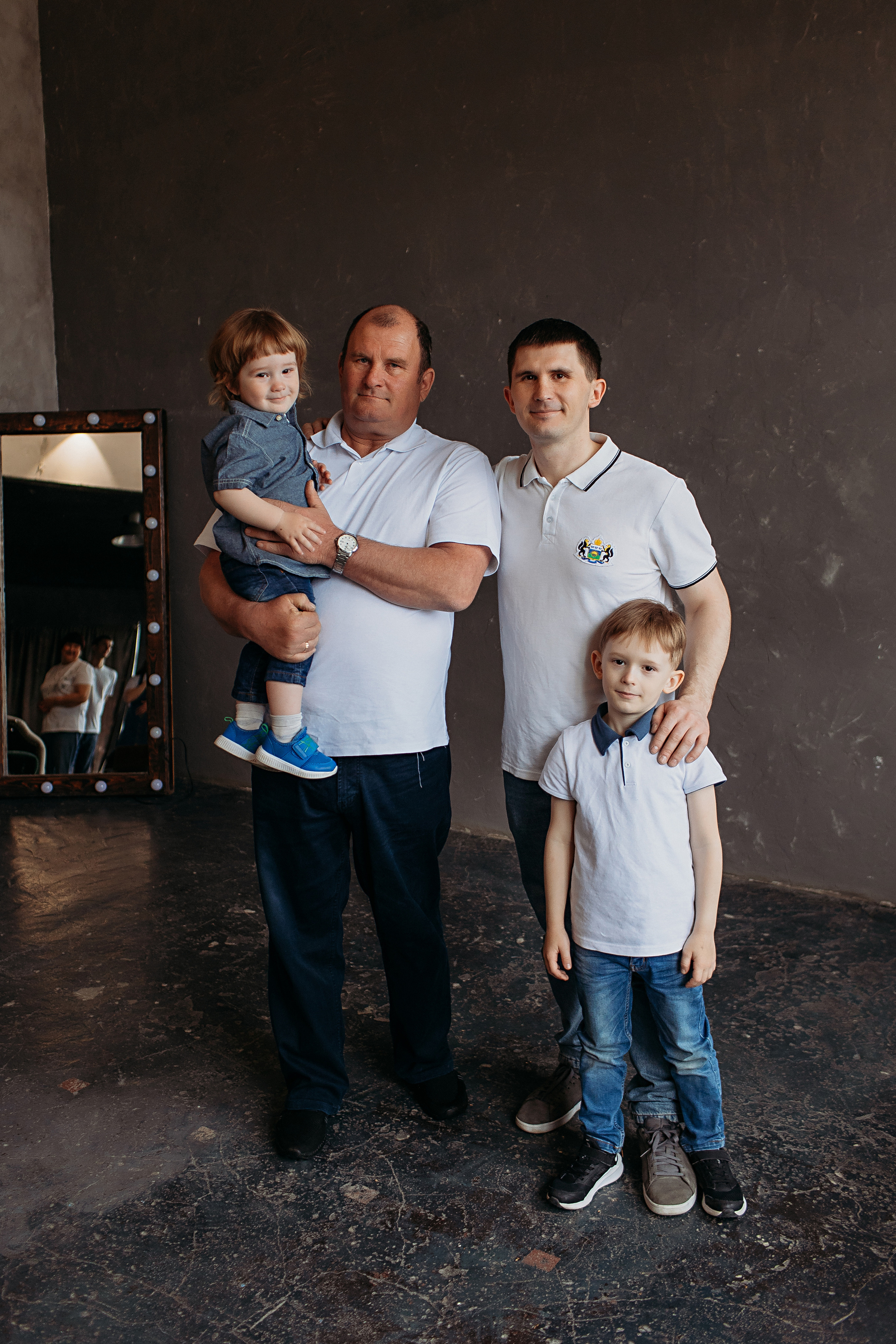 Лофт пространство Наше место. Семейный фотограф Тюмень, фотограф на роды Салмина Мария