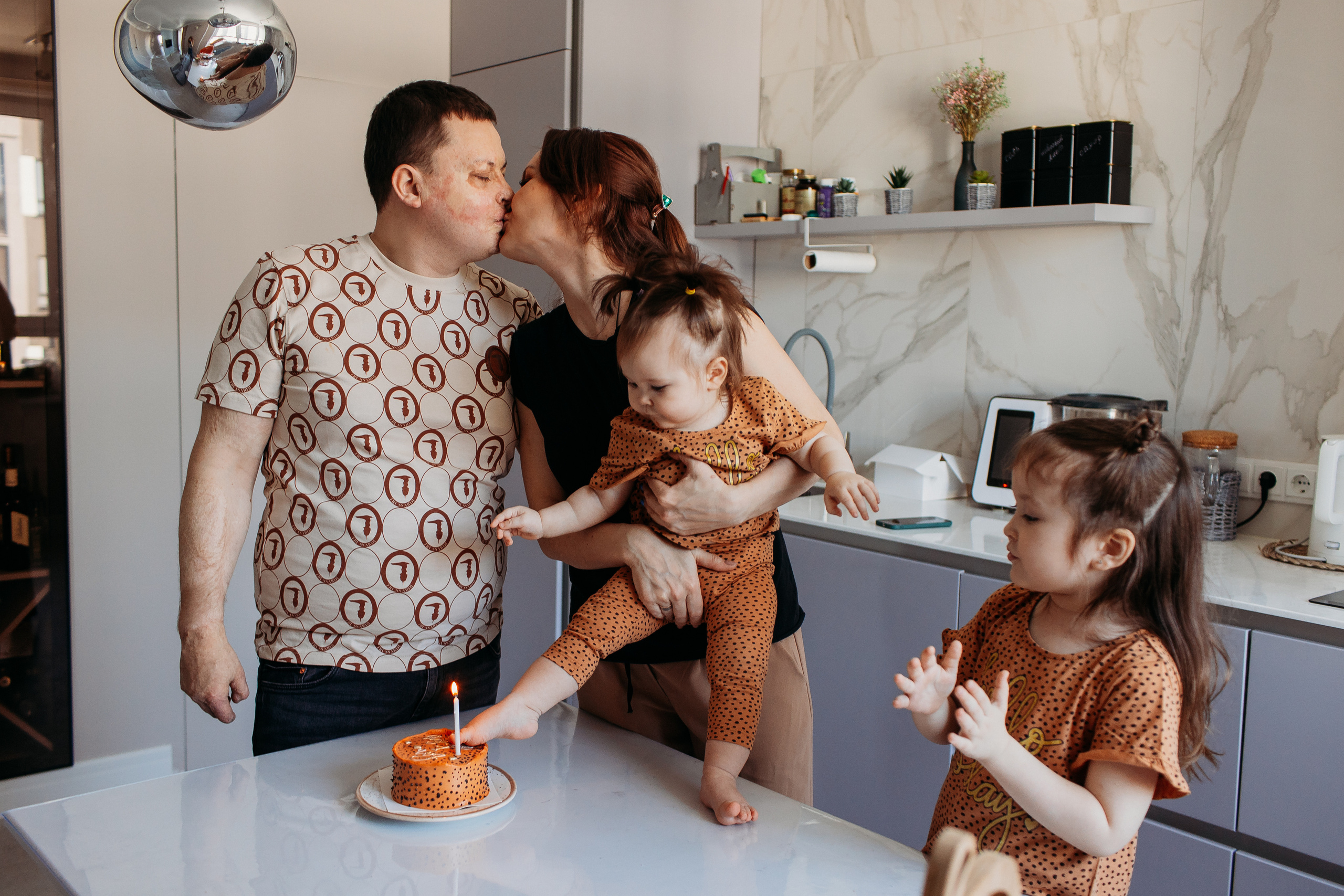 1 годик. Семейный фотограф Тюмень, фотограф на роды Салмина Мария