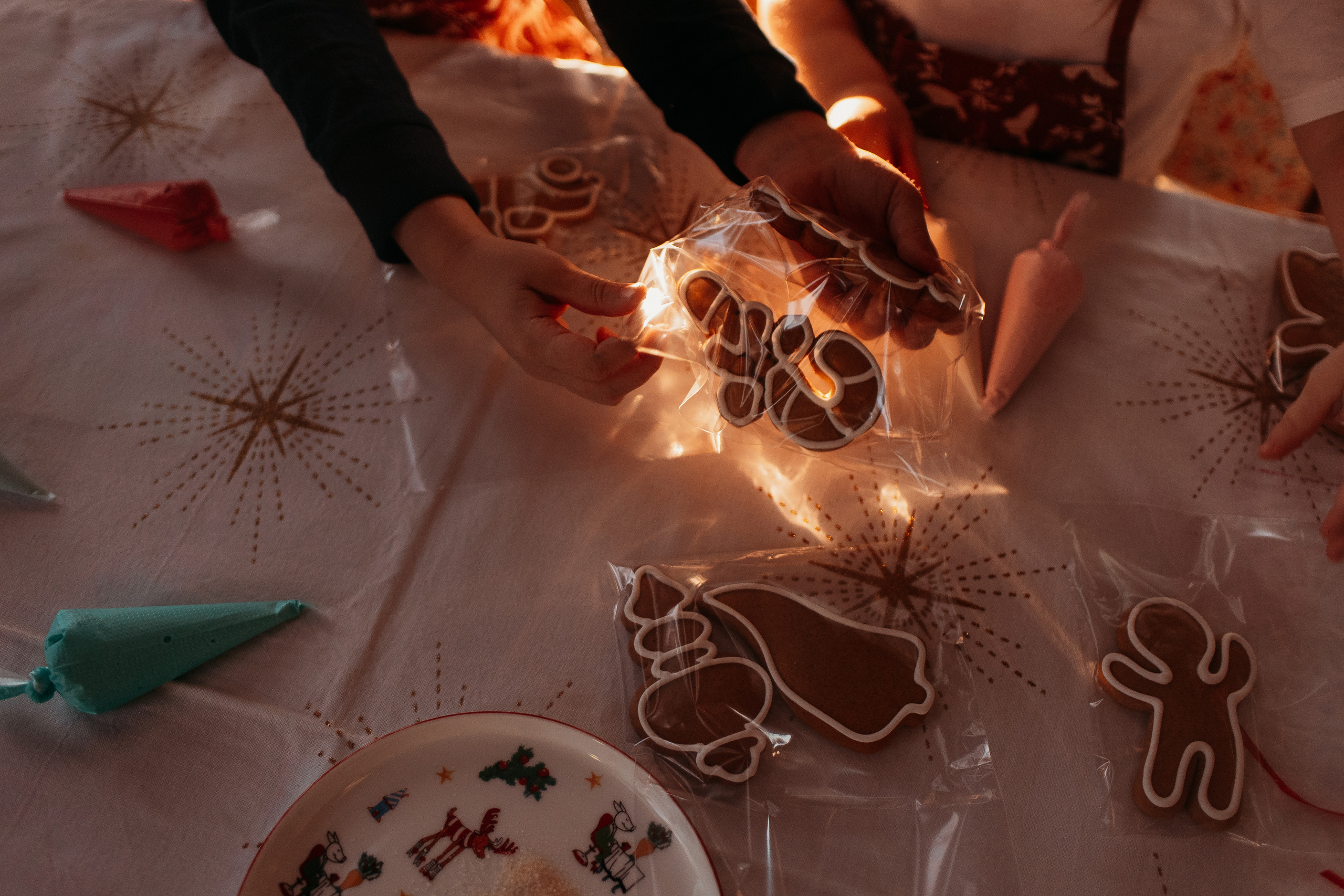 Тёплый новый год. Семейный фотограф Тюмень, фотограф на роды Салмина Мария