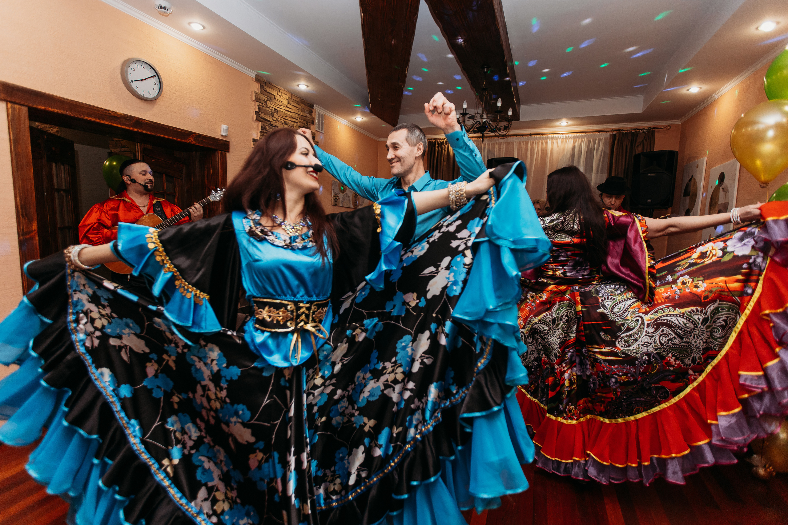 Банкет. Семейный фотограф Тюмень, фотограф на роды Салмина Мария