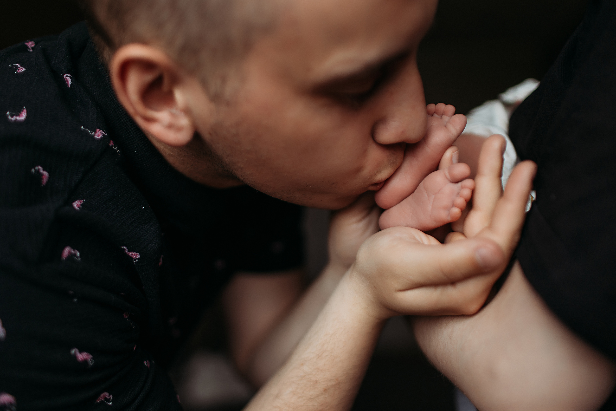 Новорожденный. Семейный фотограф Тюмень, фотограф на роды Салмина Мария