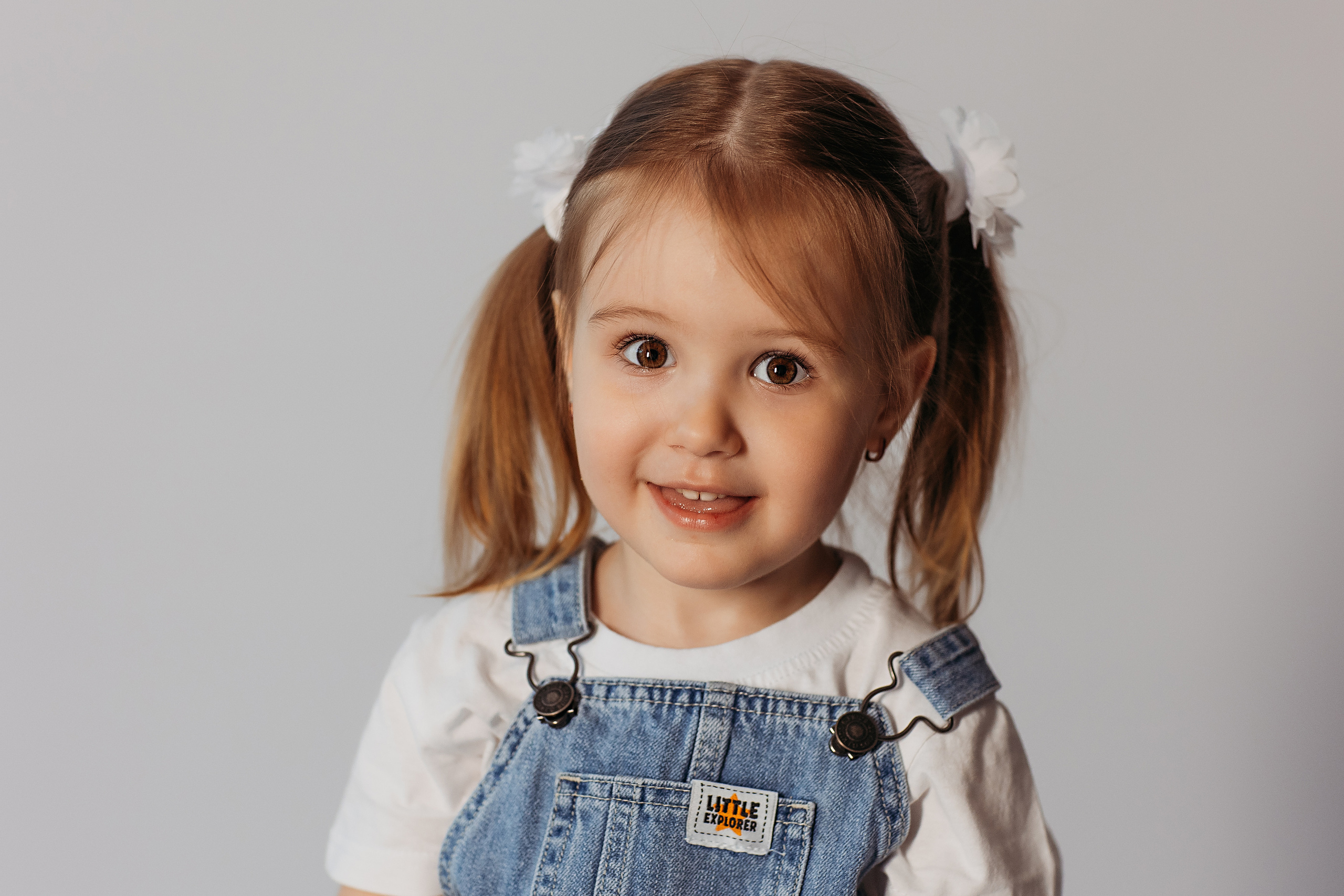 На фотофонах. Семейный фотограф Тюмень, фотограф на роды Салмина Мария