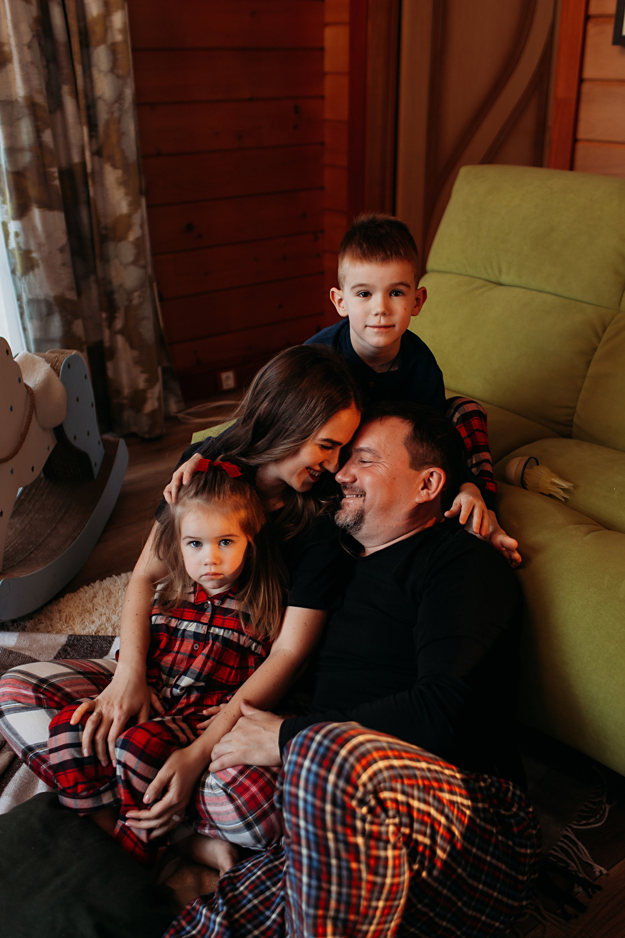 Тёплый новый год. Семейный фотограф Тюмень, фотограф на роды Салмина Мария