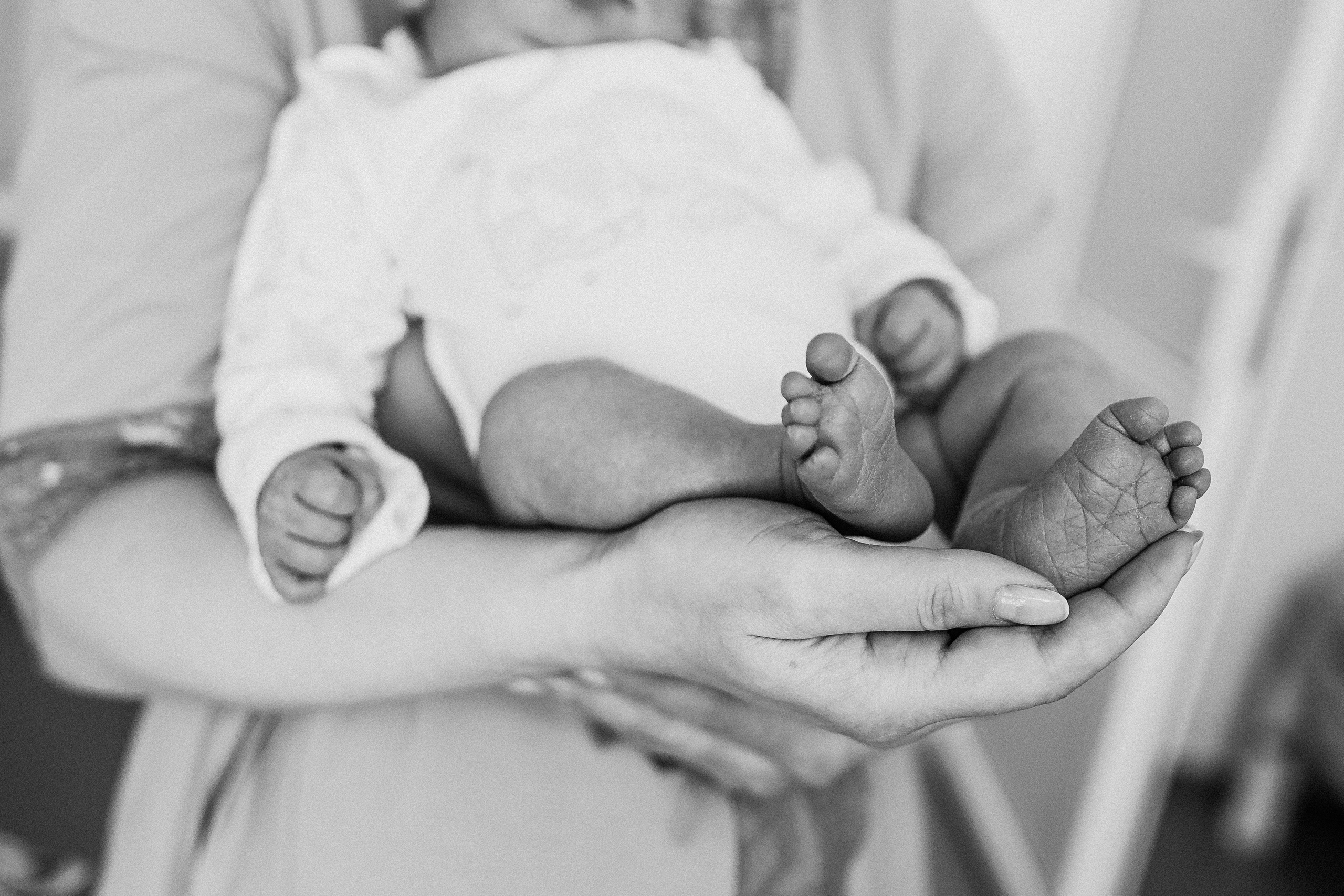 Выписка с палатой. Семейный фотограф Тюмень, фотограф на роды Салмина Мария