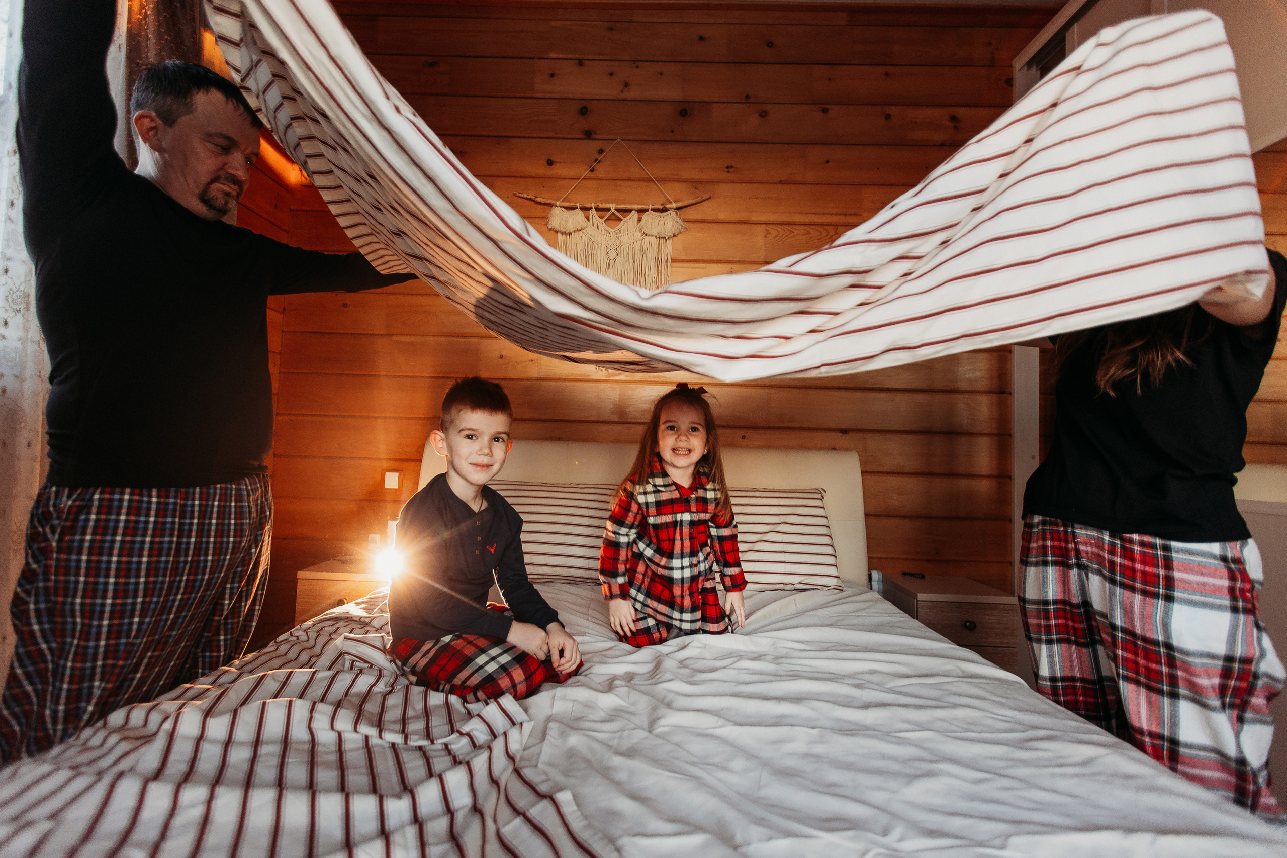 Тёплый новый год. Семейный фотограф Тюмень, фотограф на роды Салмина Мария