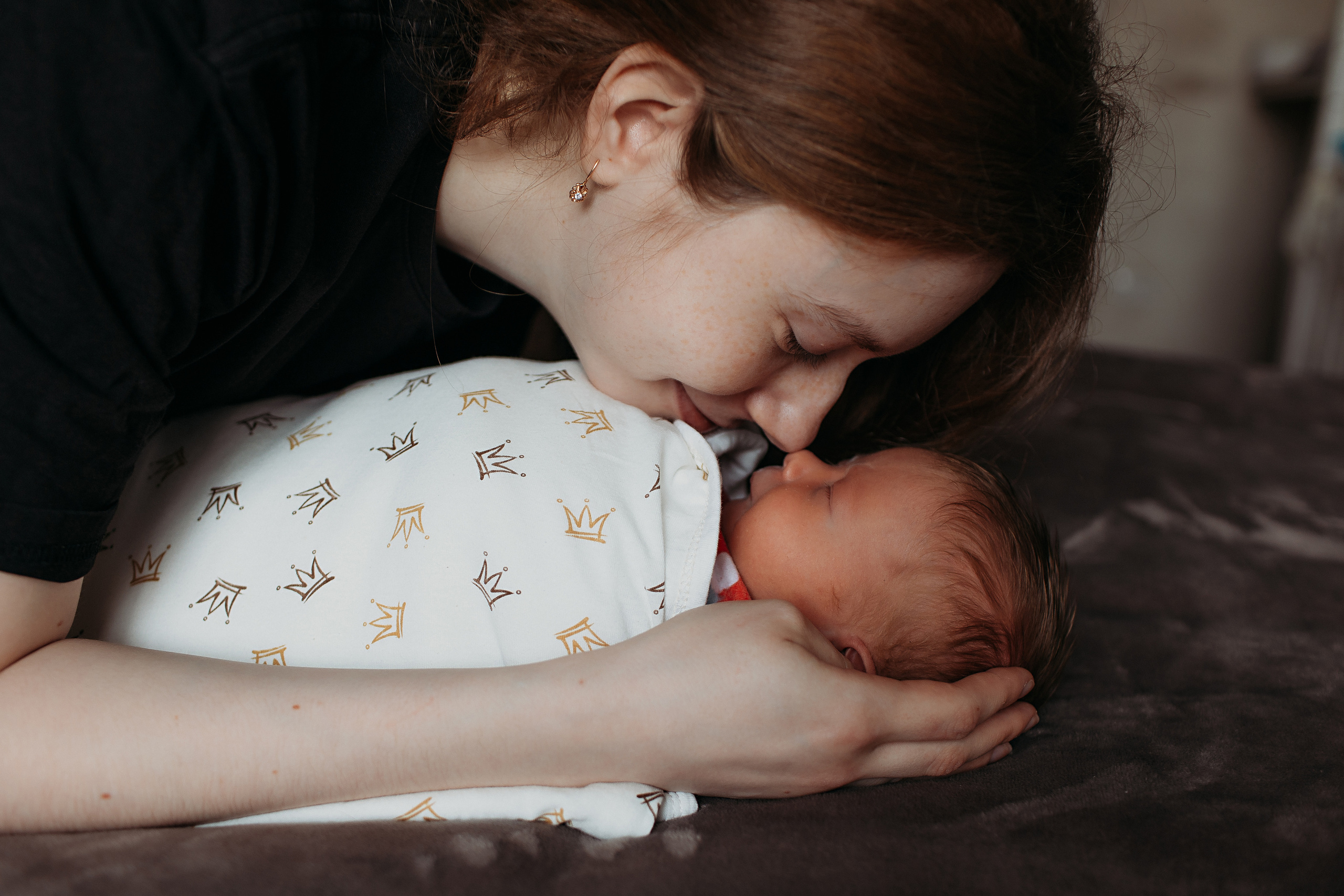 Новорожденный. Семейный фотограф Тюмень, фотограф на роды Салмина Мария