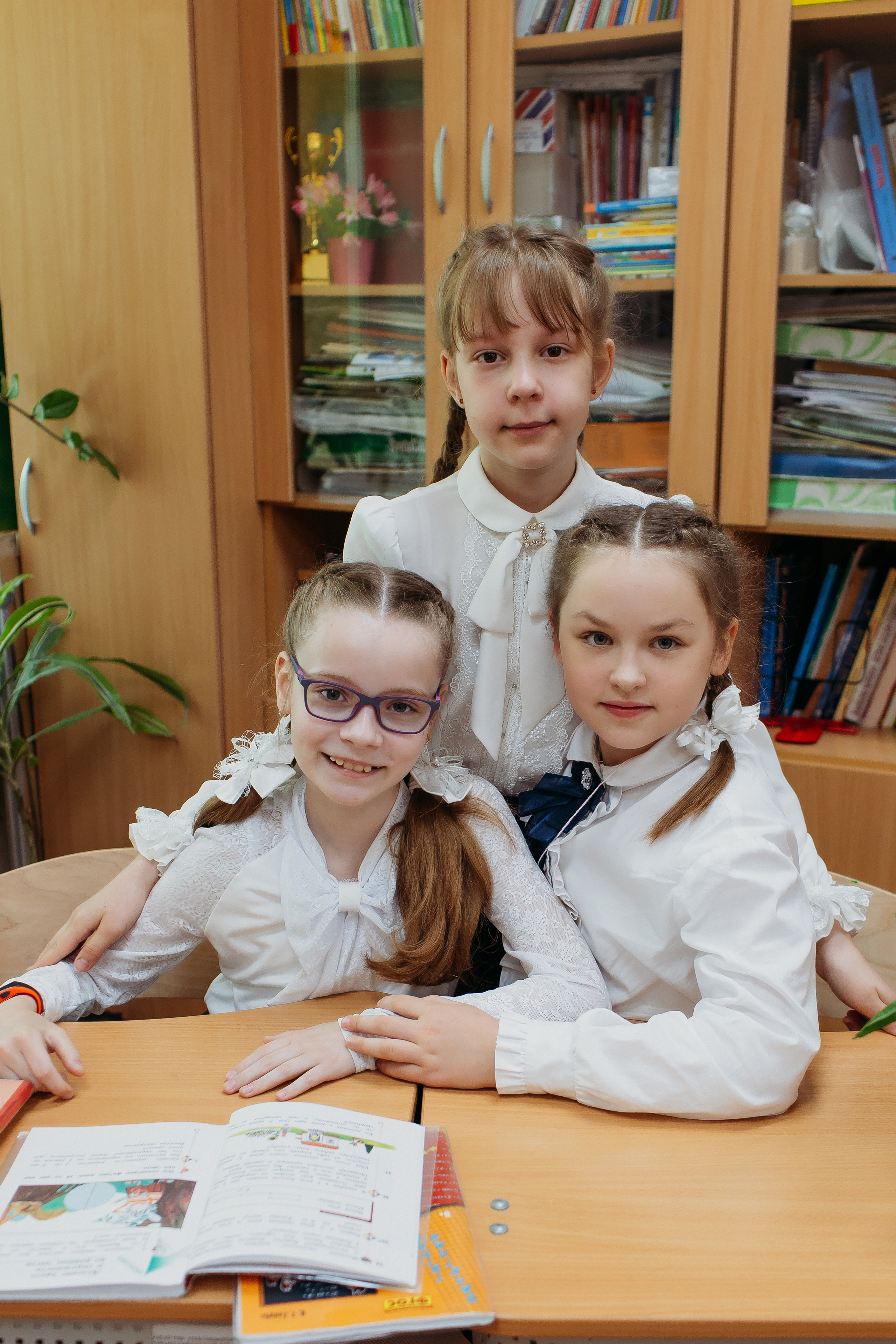 Школа 2 класс. Семейный фотограф Тюмень, фотограф на роды Салмина Мария